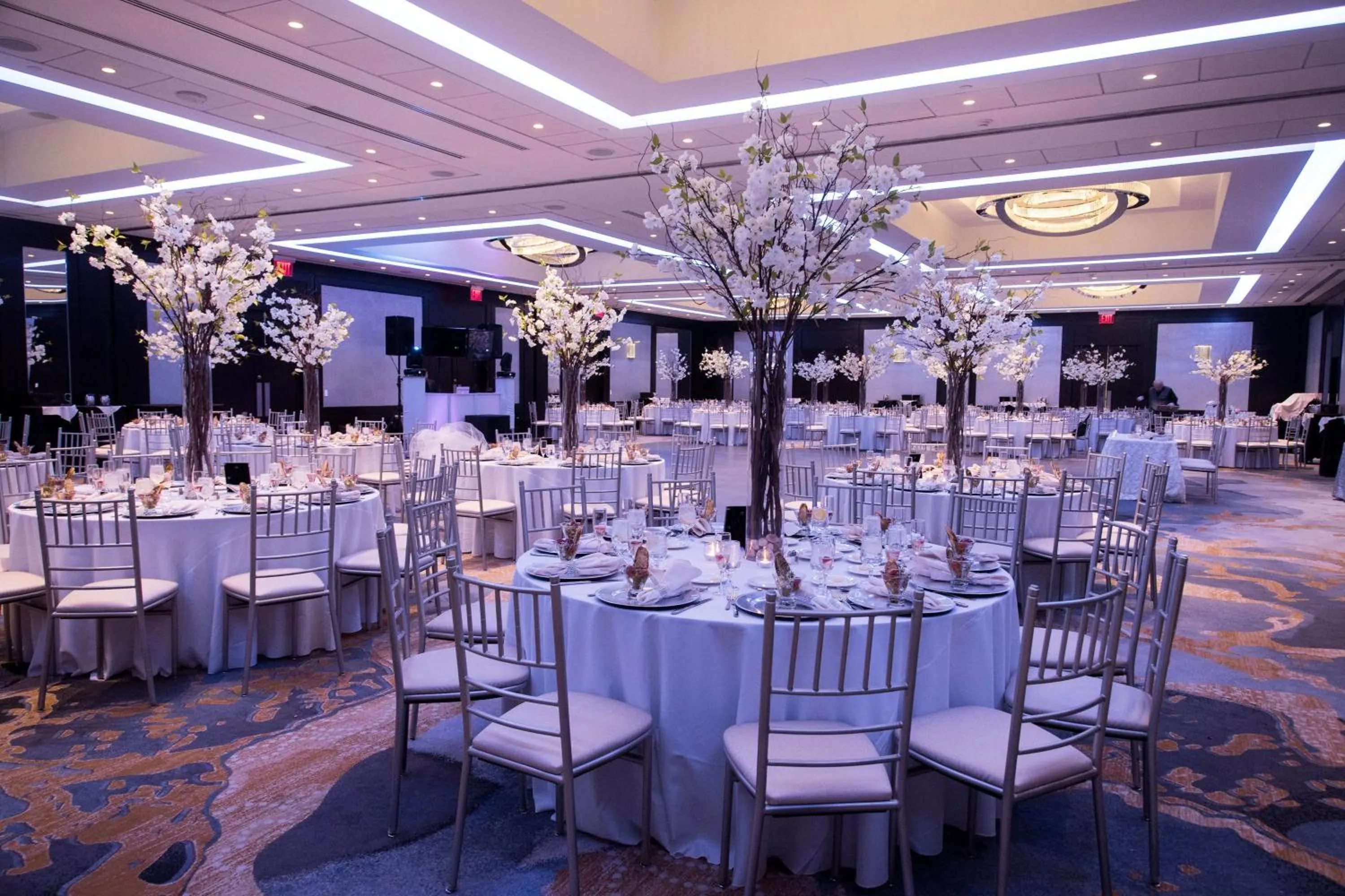 Lobby or reception in Sheraton Eatontown Hotel