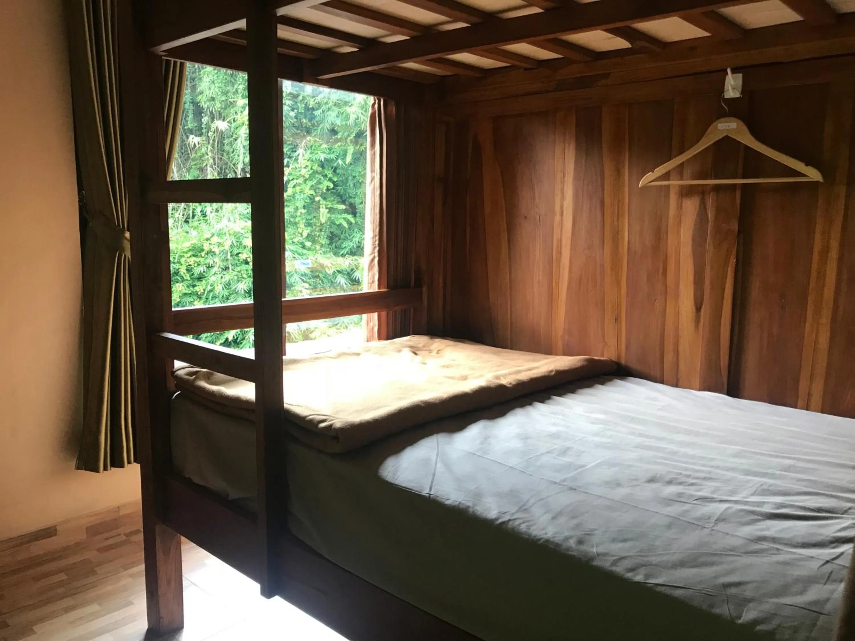 bunk bed, Bed in WW Backpackers