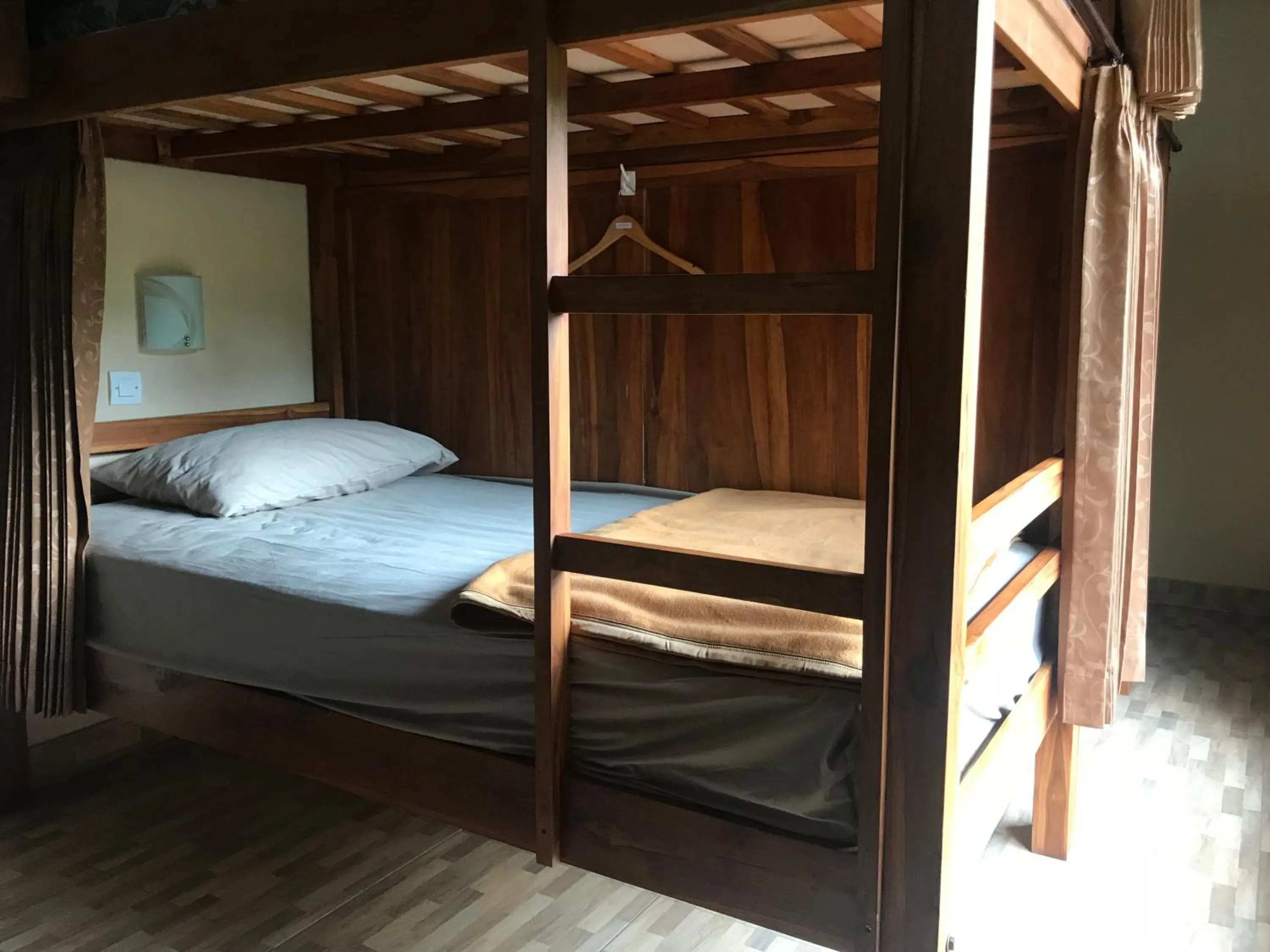 bunk bed, Bed in WW Backpackers