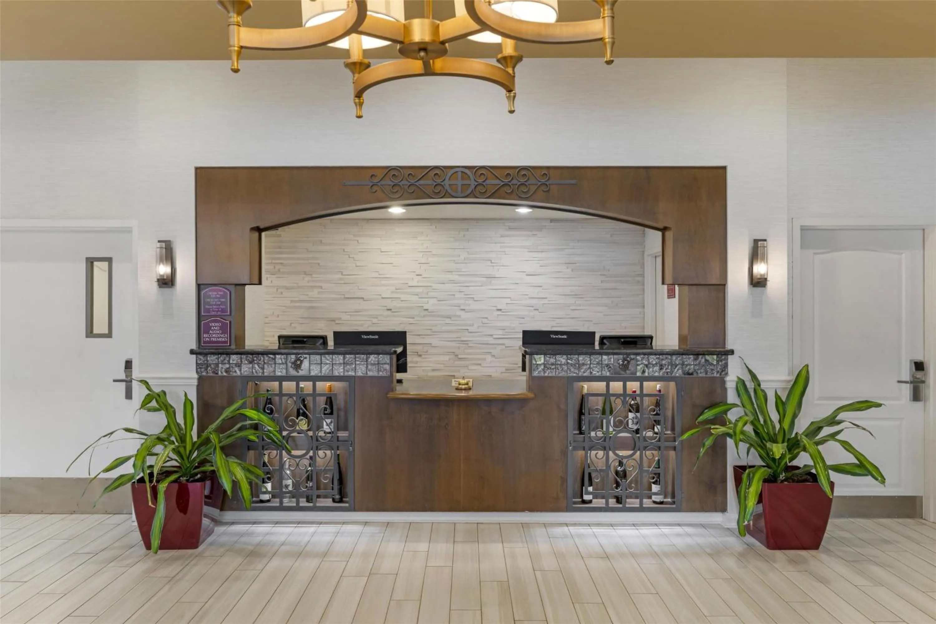 Lobby or reception in Best Western PLUS Vineyard Inn and Suites