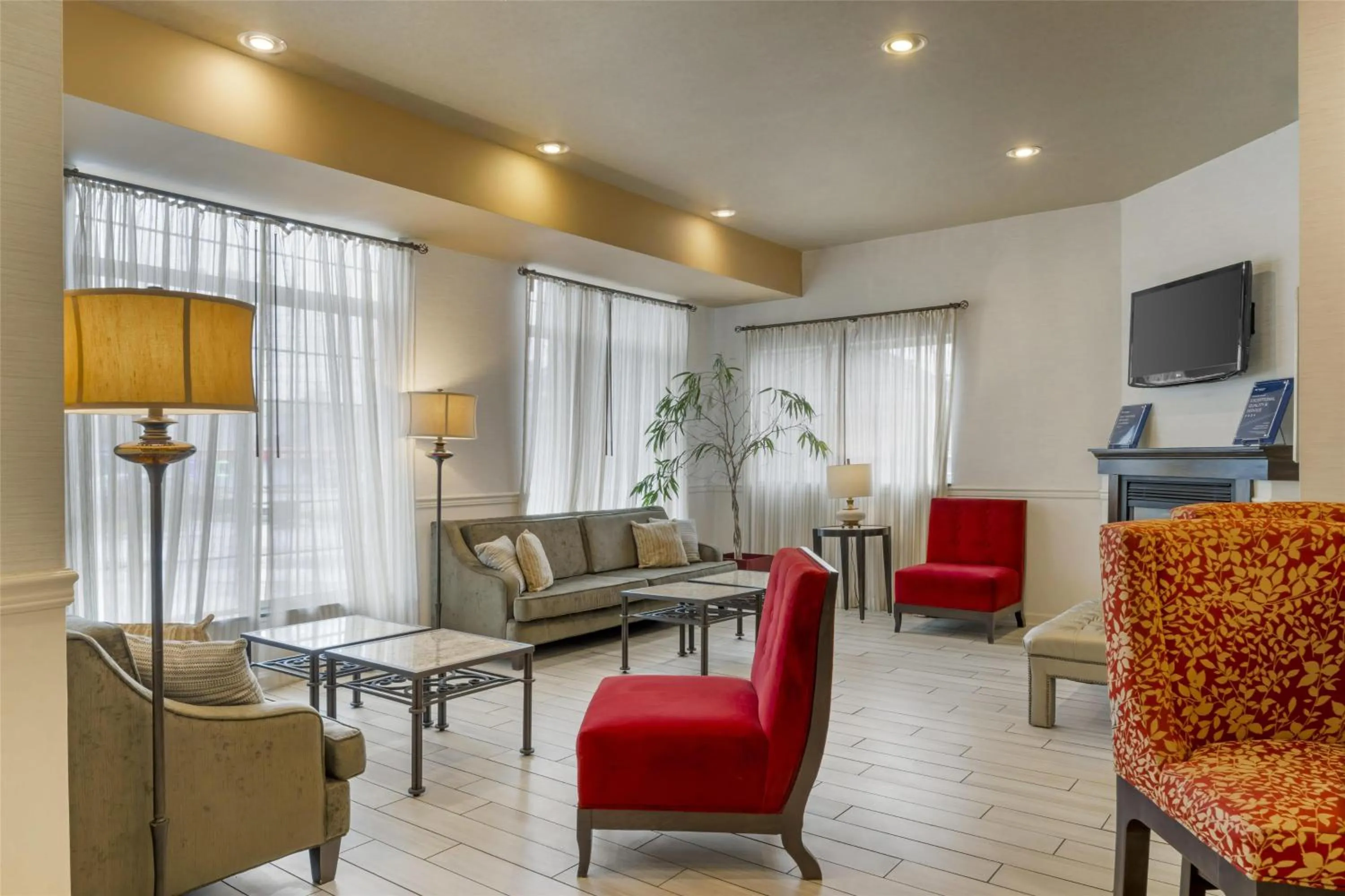 Lobby or reception in Best Western PLUS Vineyard Inn and Suites