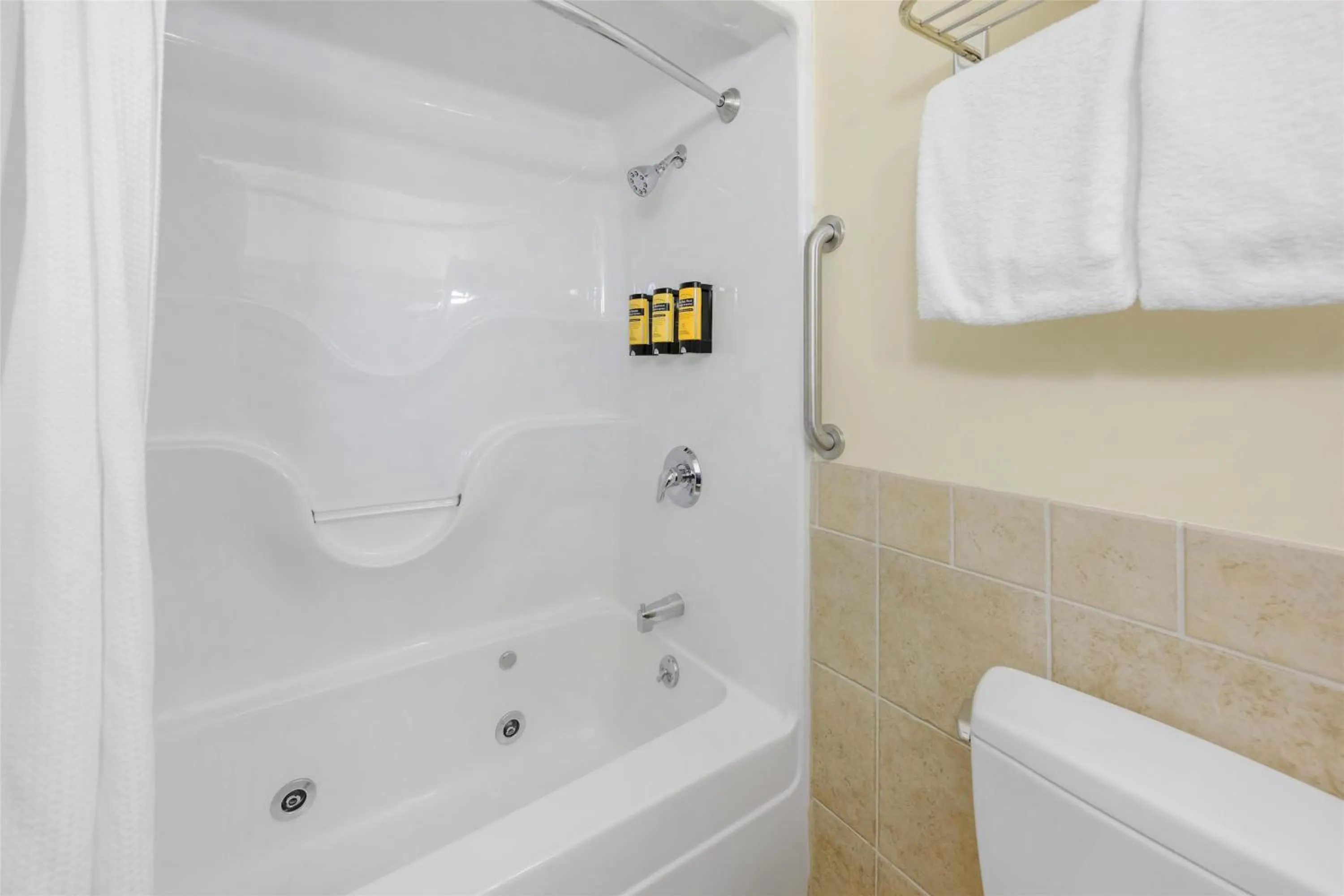 Bathroom in Best Western PLUS Vineyard Inn and Suites