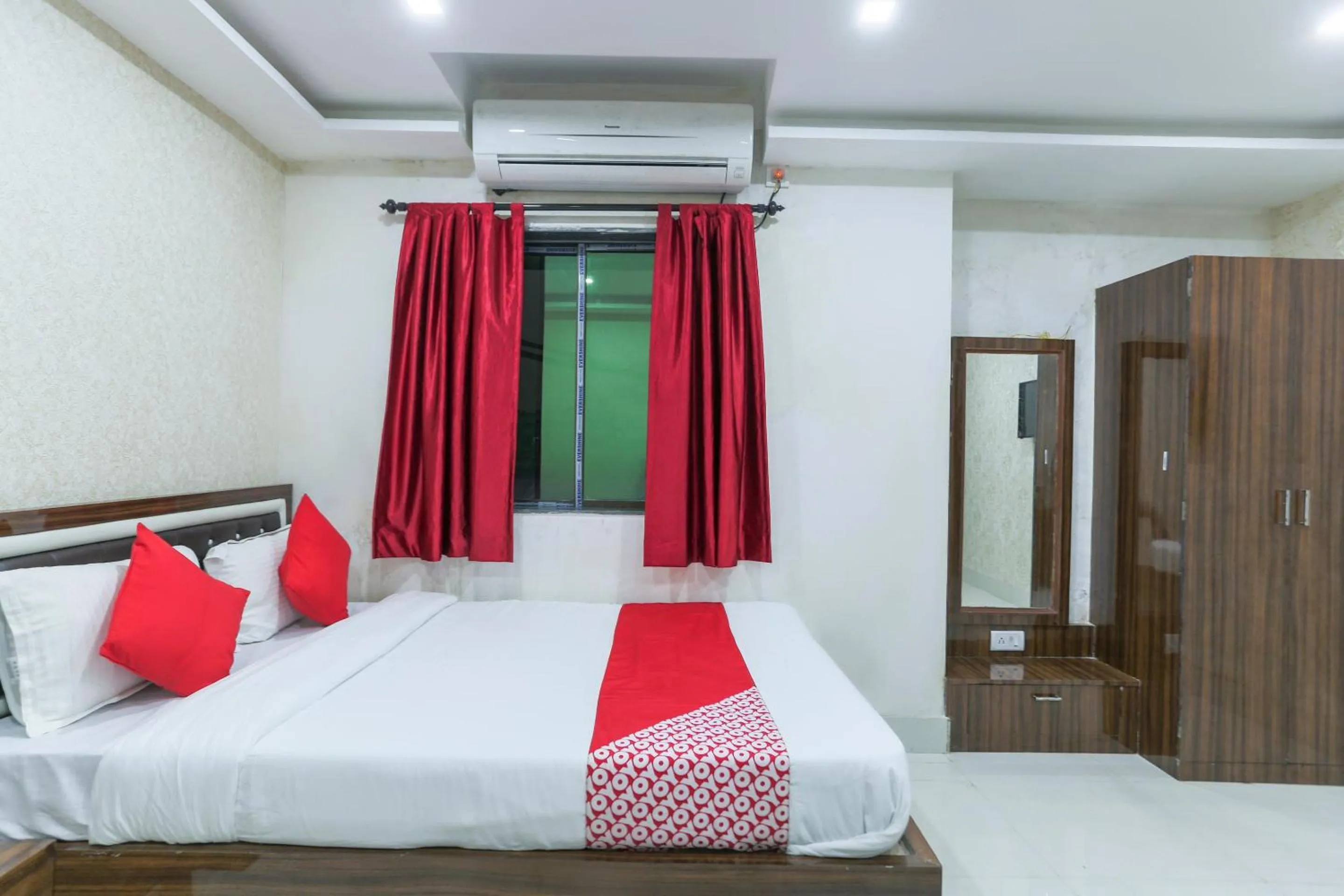 Bedroom, Bed in Super Hotel O Dk Inn Near Kalighat Kali Temple