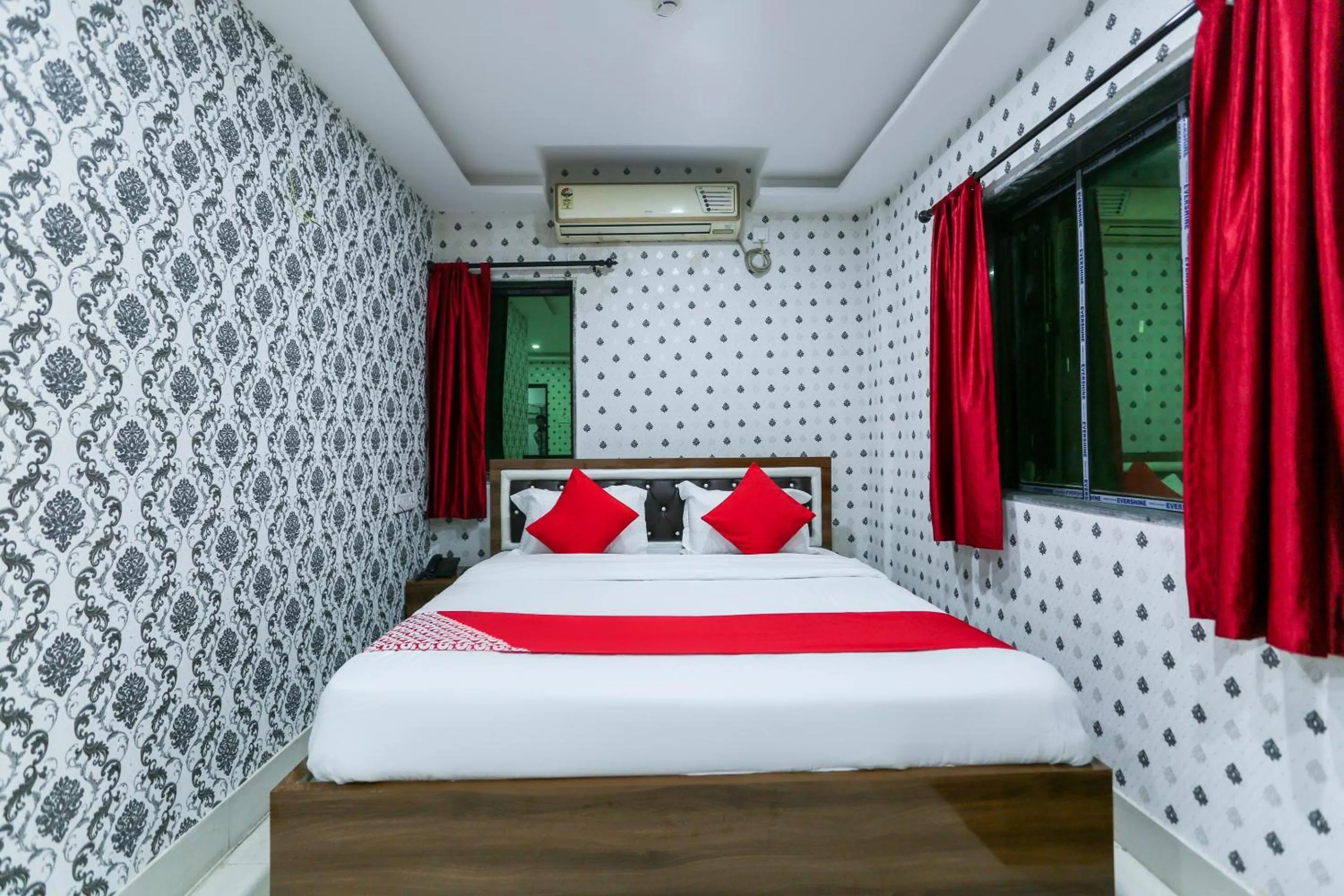 Bedroom, Bed in Super Hotel O Dk Inn Near Kalighat Kali Temple