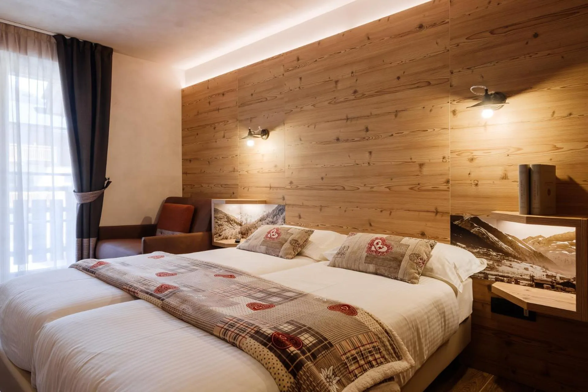 Photo of the whole room, Bed in Chalet Bellavista