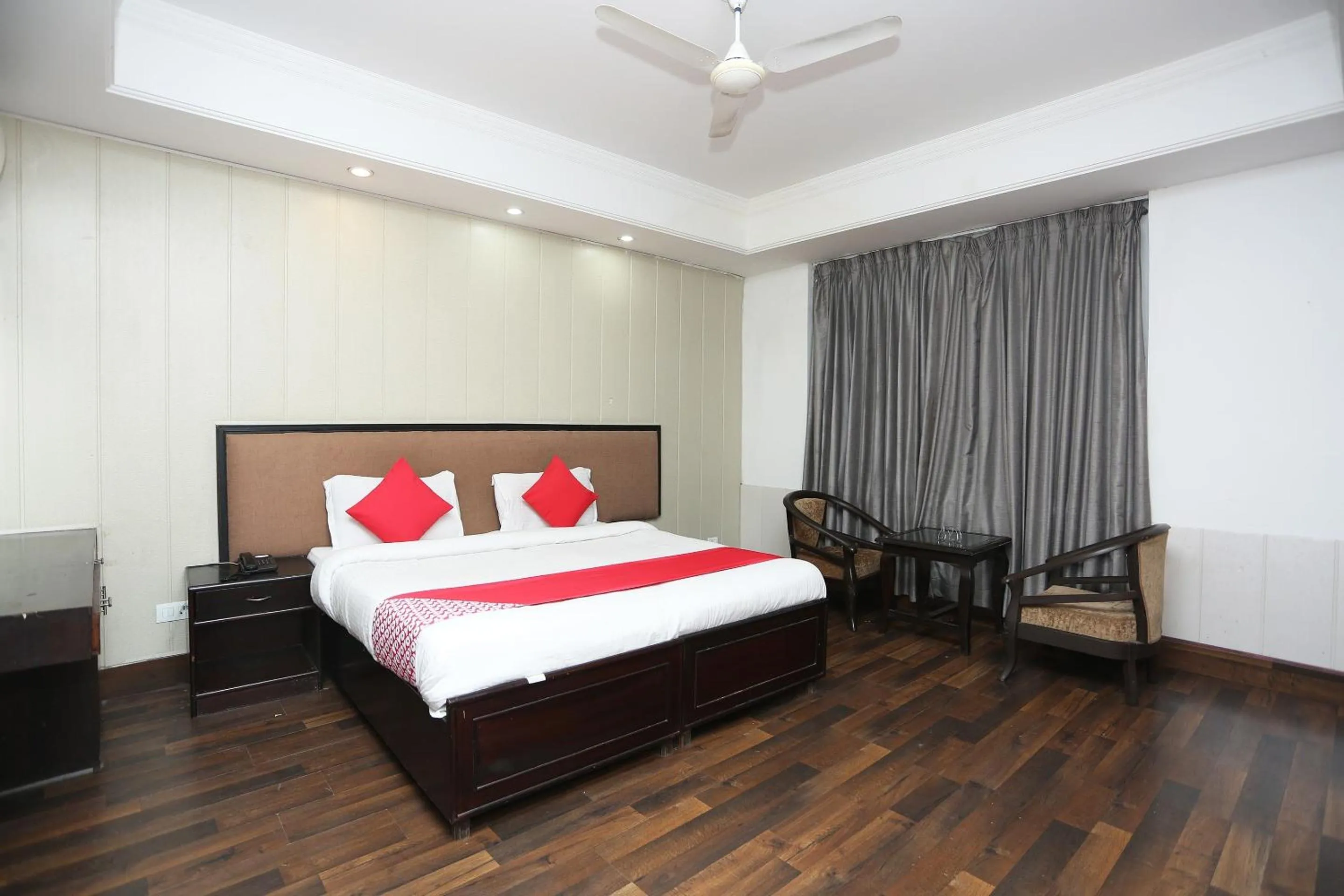 Lobby or reception, Bed in Super Hotel O The Avenue Residency