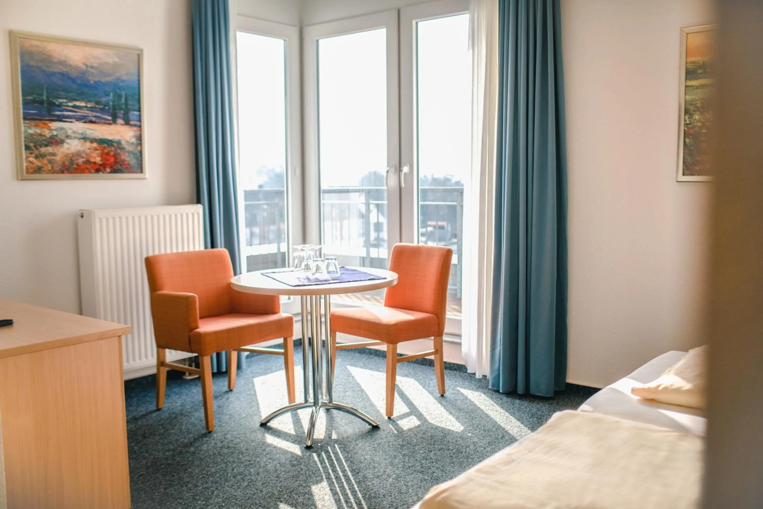 Balcony/Terrace, Bed in Johanniter Gästehaus