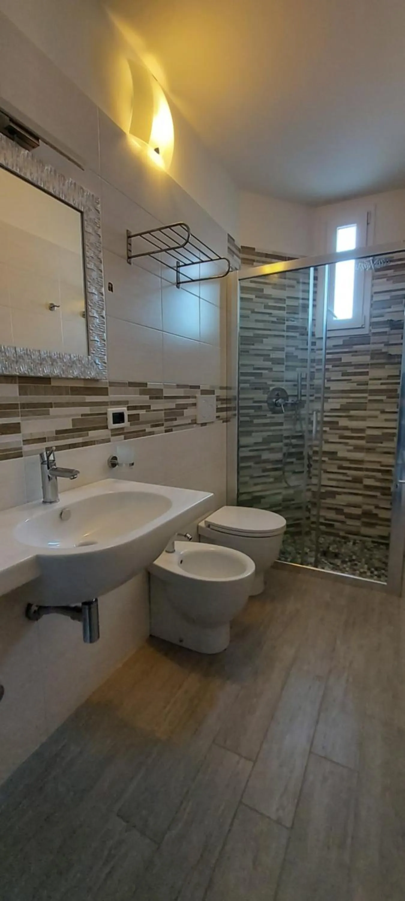 Shower in Hotel Trevi