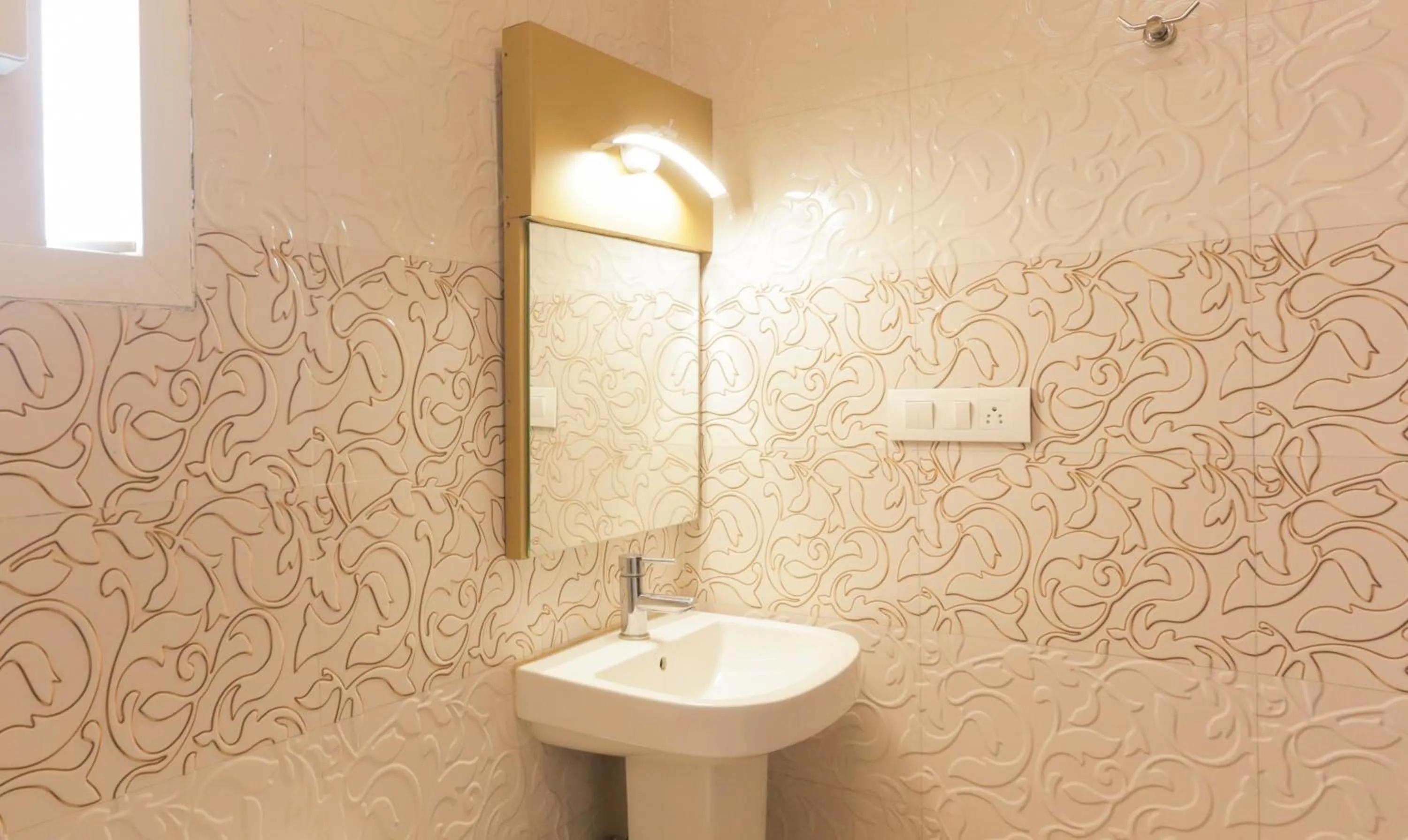 Bathroom in Hotel Dvaraka Inn