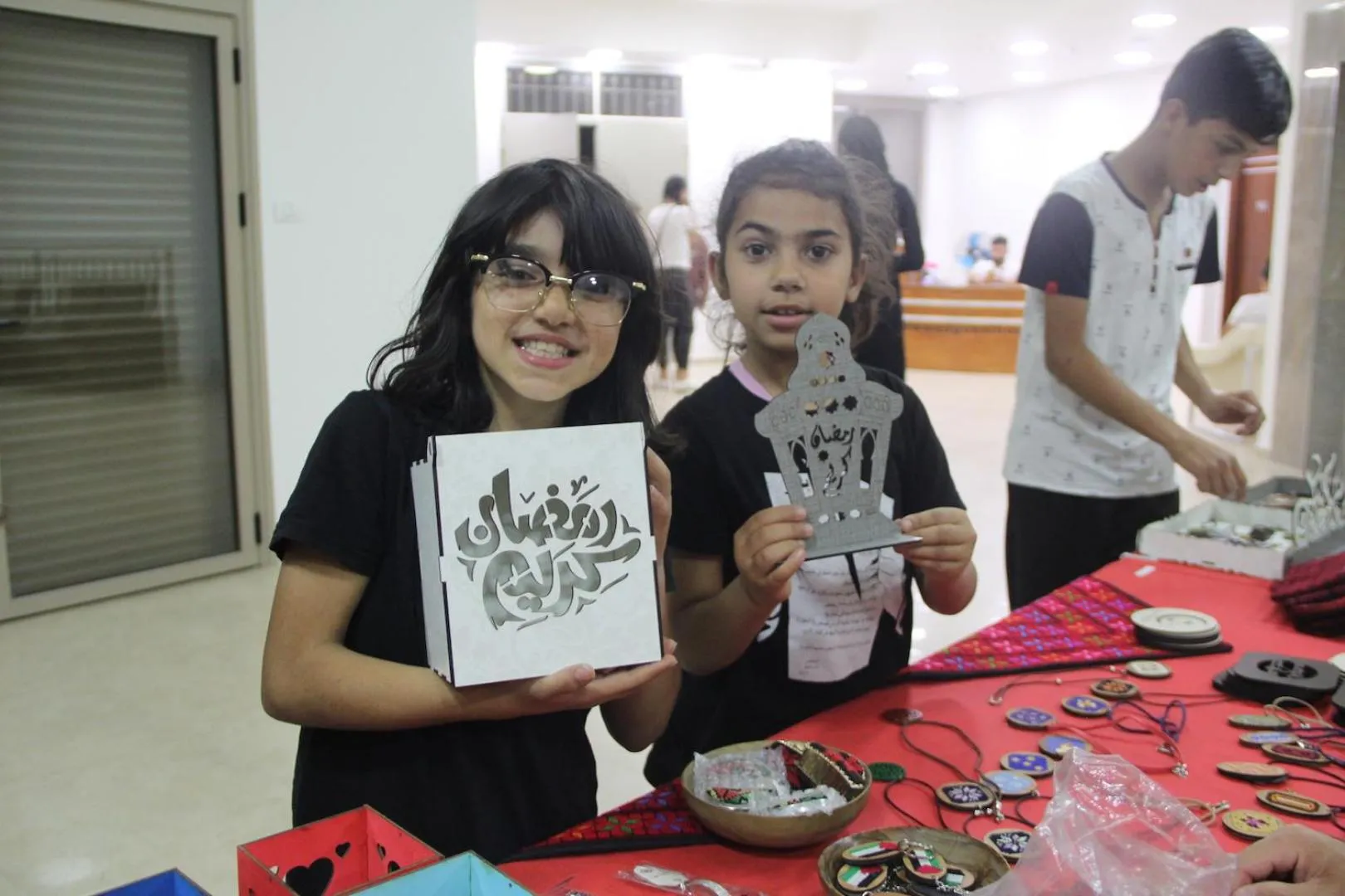 Restaurant/places to eat in Alrowwad Guest House