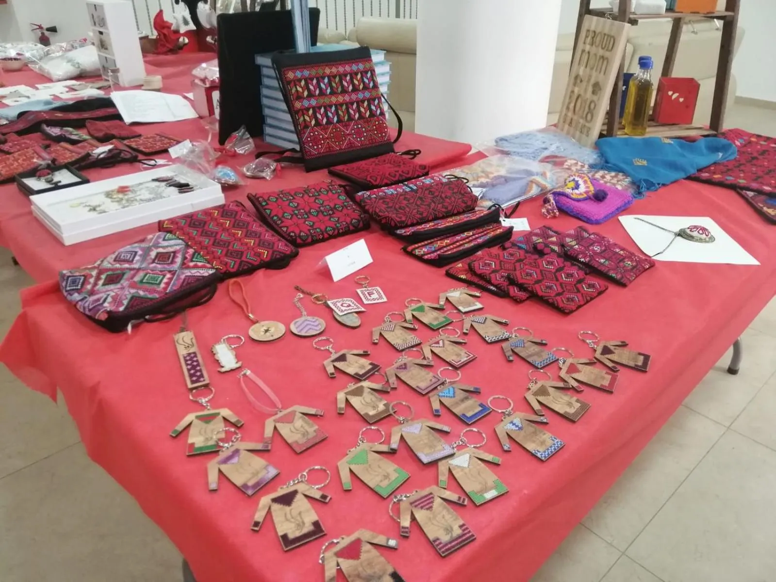 Communal lounge/ TV room in Alrowwad Guest House