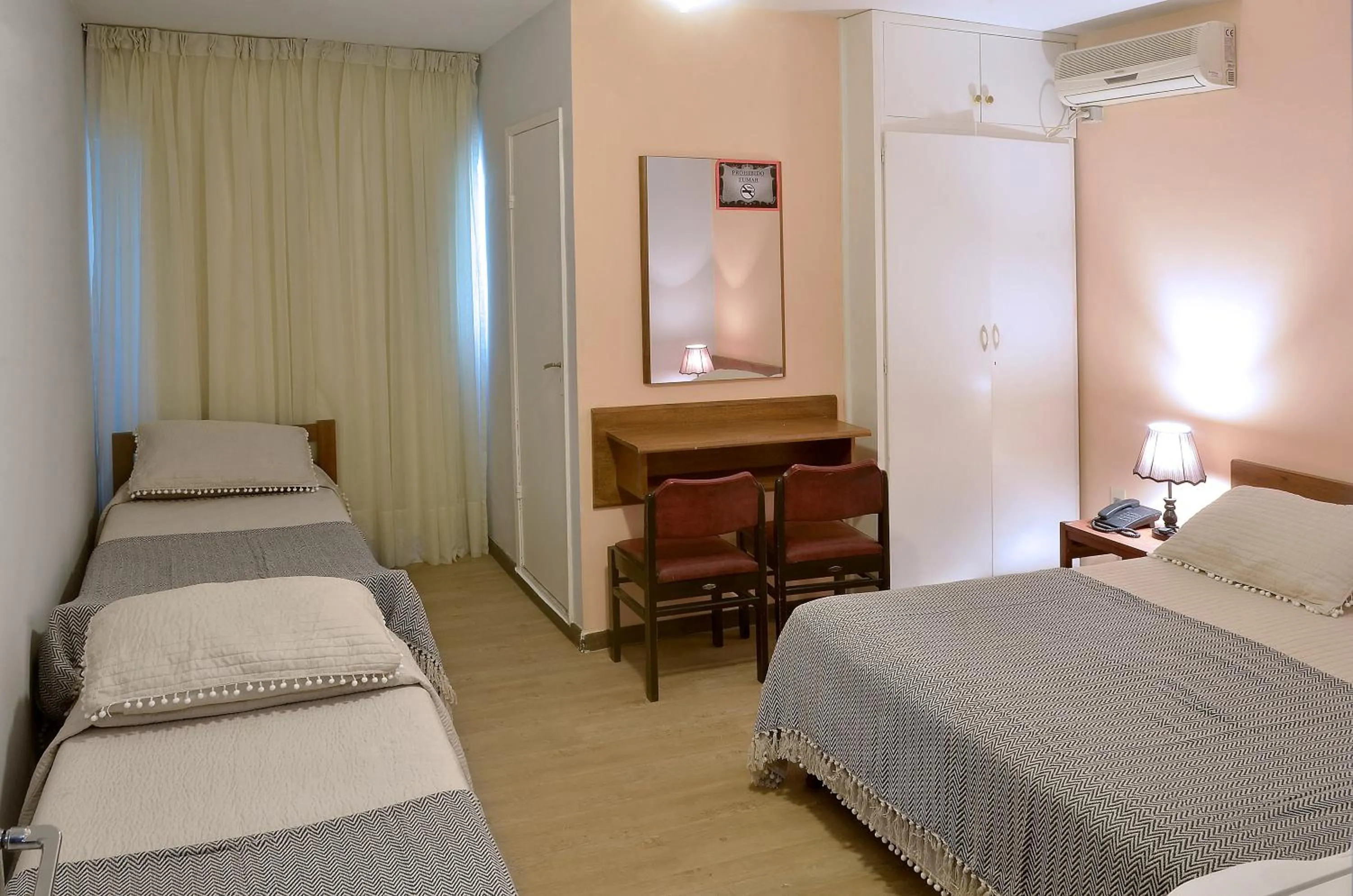 Bed in Hotel Hispano