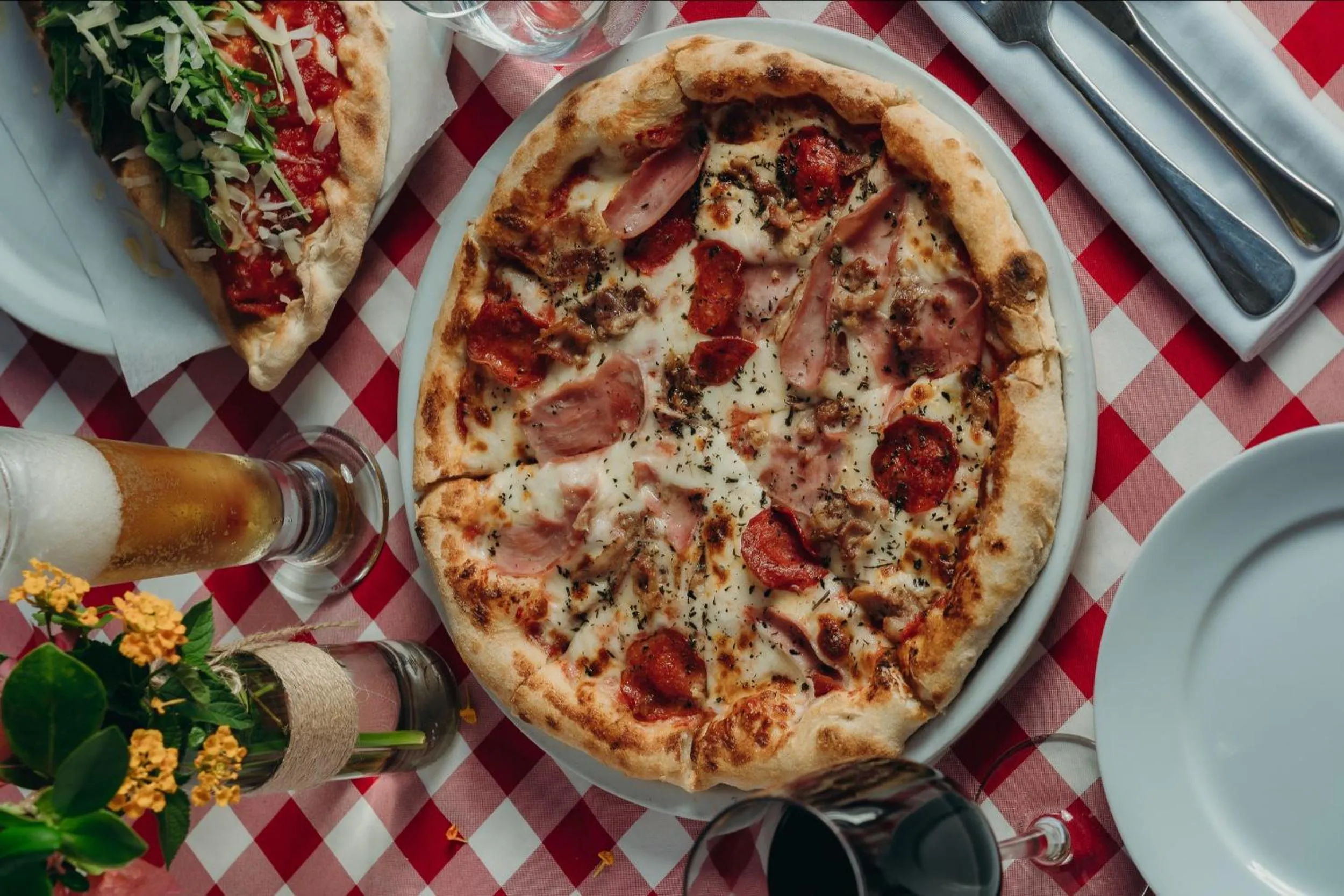 Restaurant/places to eat in The Bannister Hotel & Yacht Club by Mint