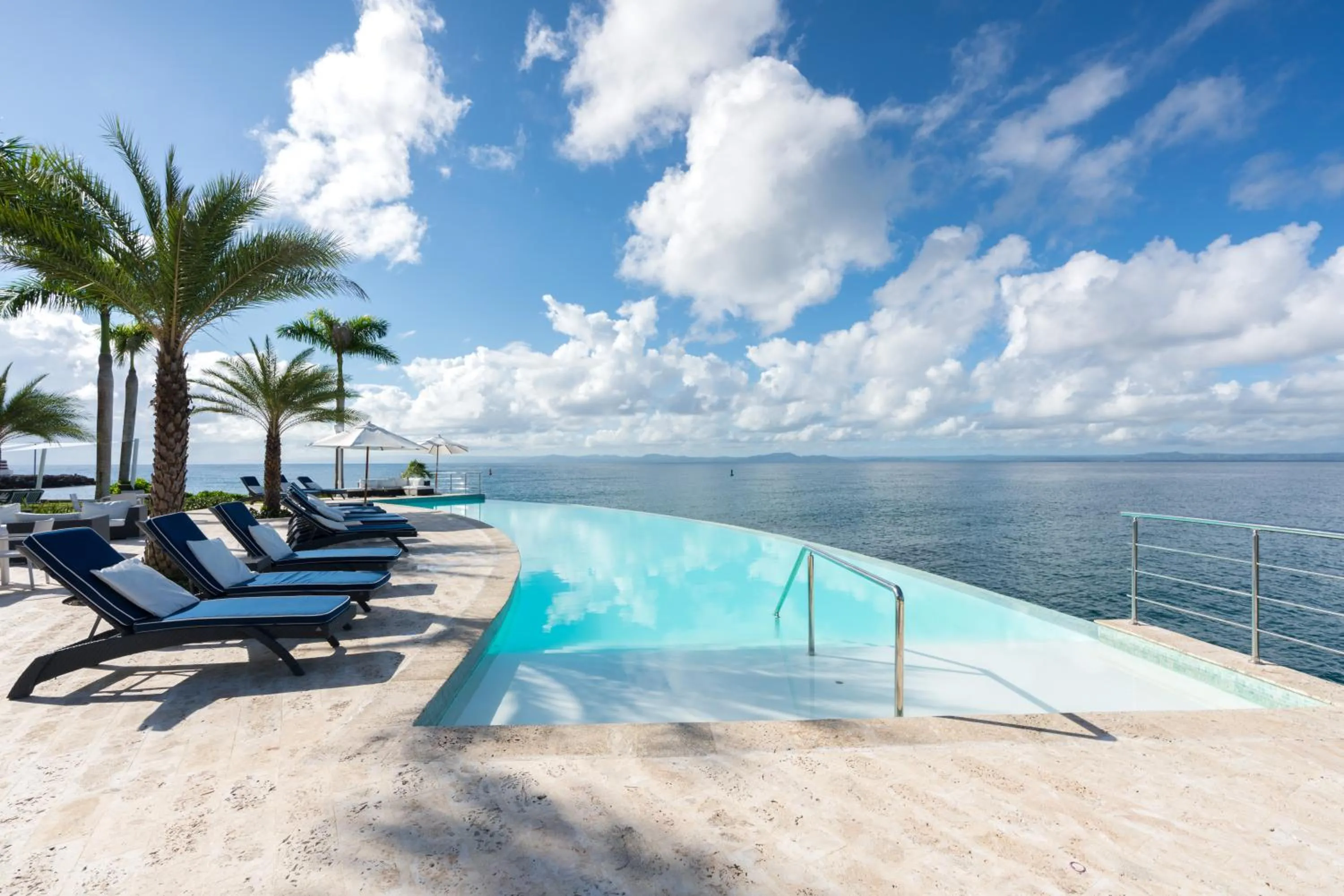 Restaurant/places to eat in The Bannister Hotel & Yacht Club by Mint