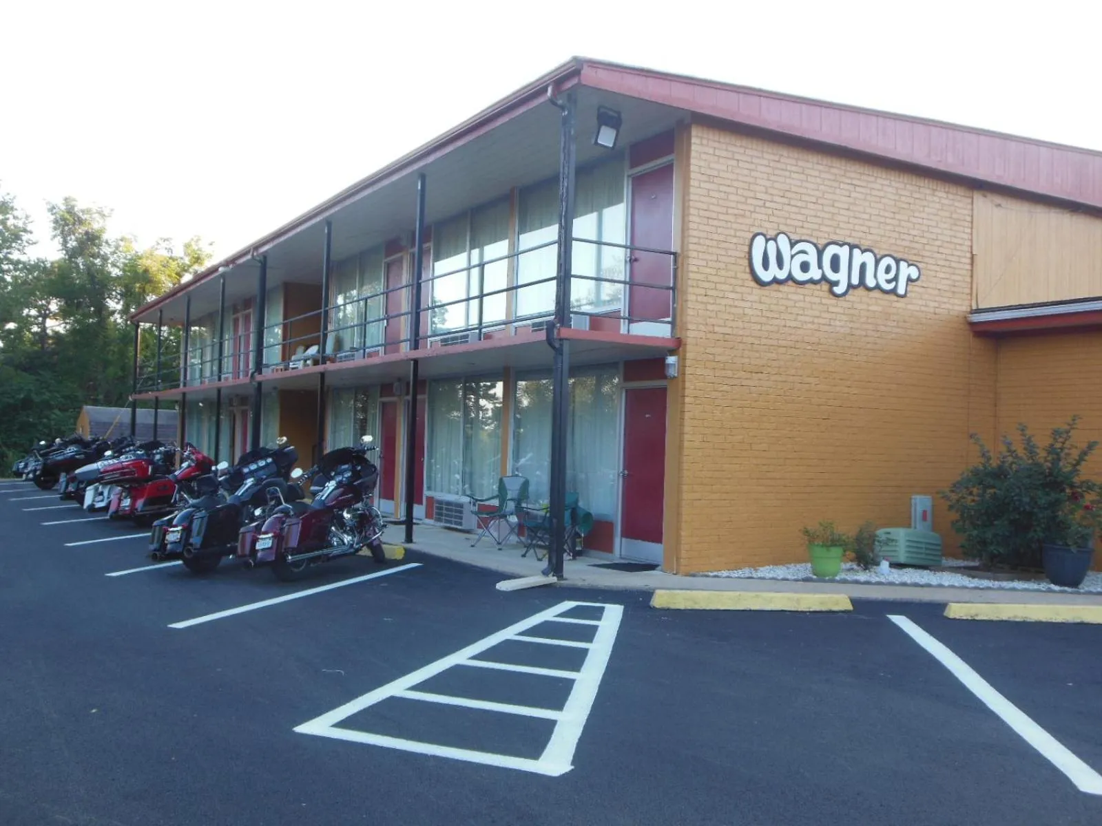Facade/entrance in Wagner Inn