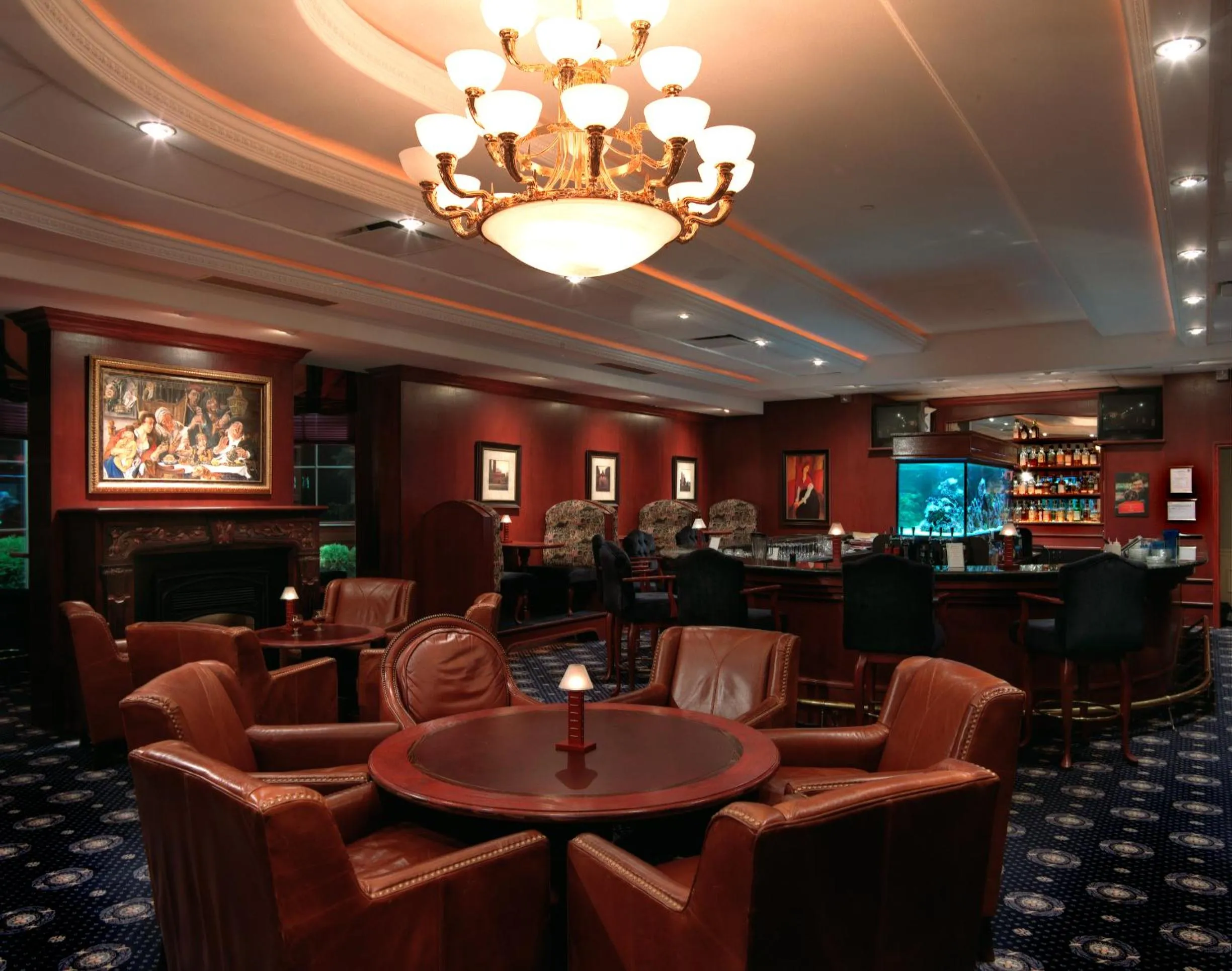 Restaurant/places to eat in Chateau Louis Hotel & Conference Centre