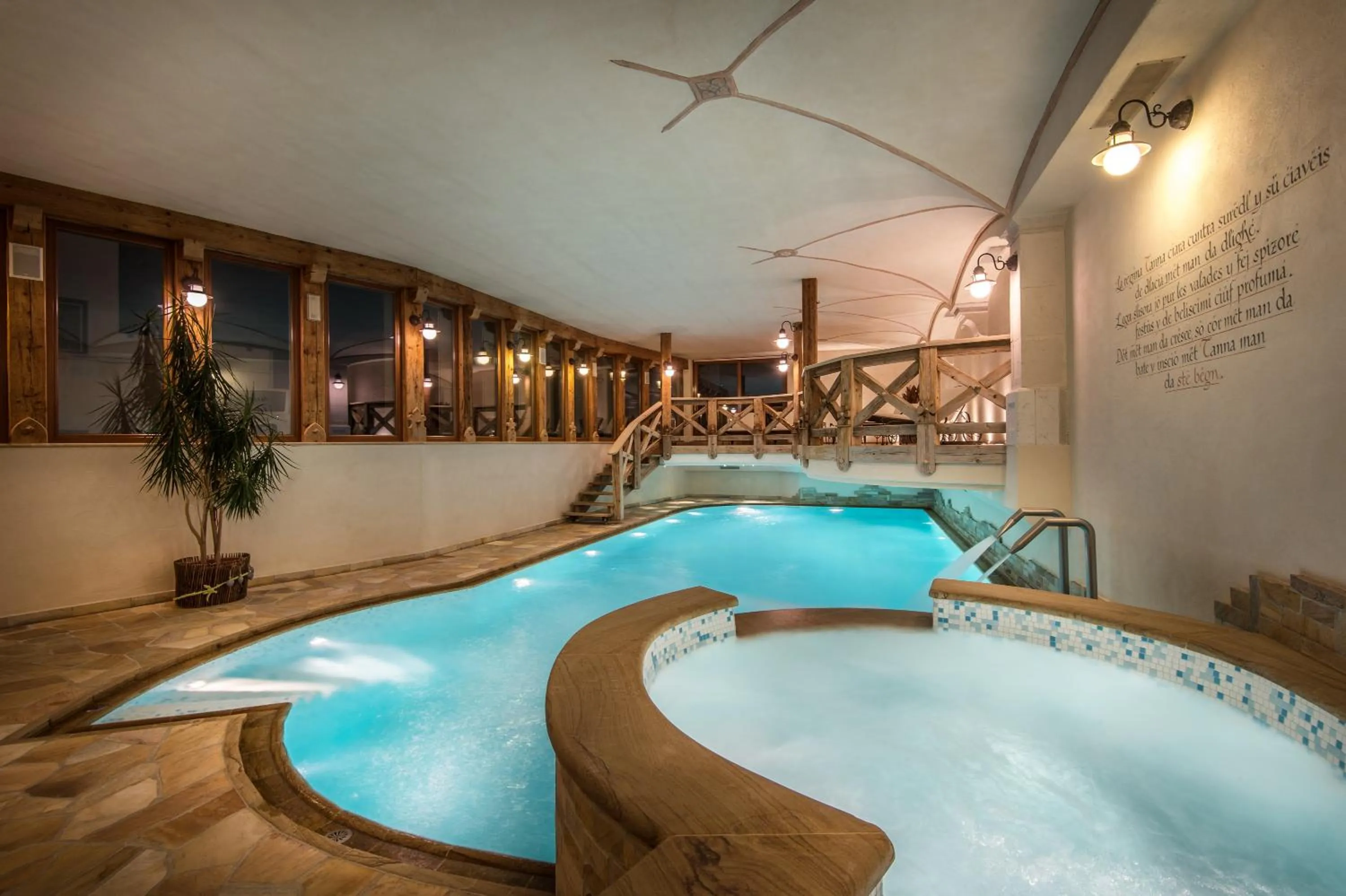 Hot Tub in Hotel Gran Ciasa