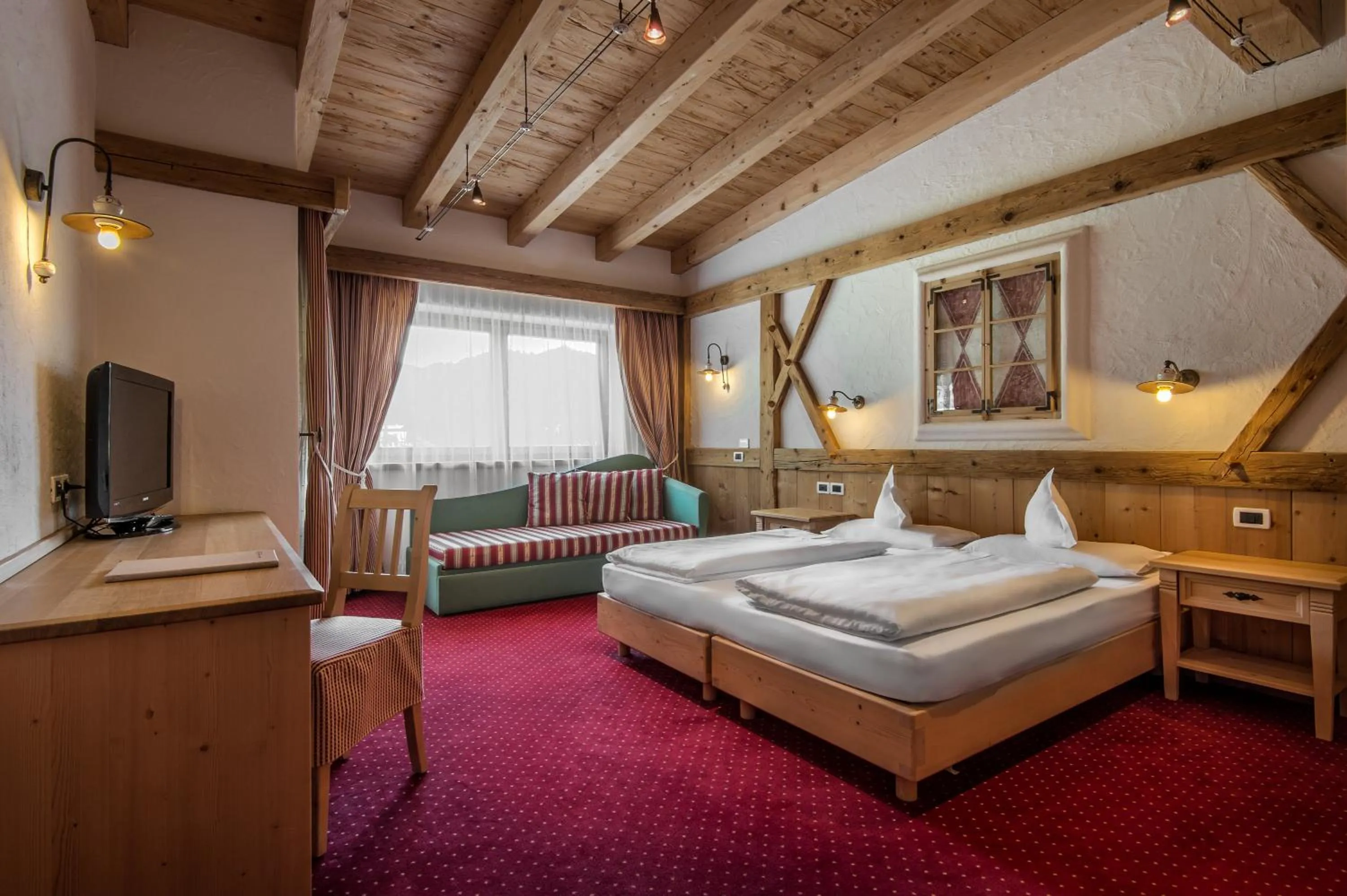 Photo of the whole room, Bed in Hotel Gran Ciasa
