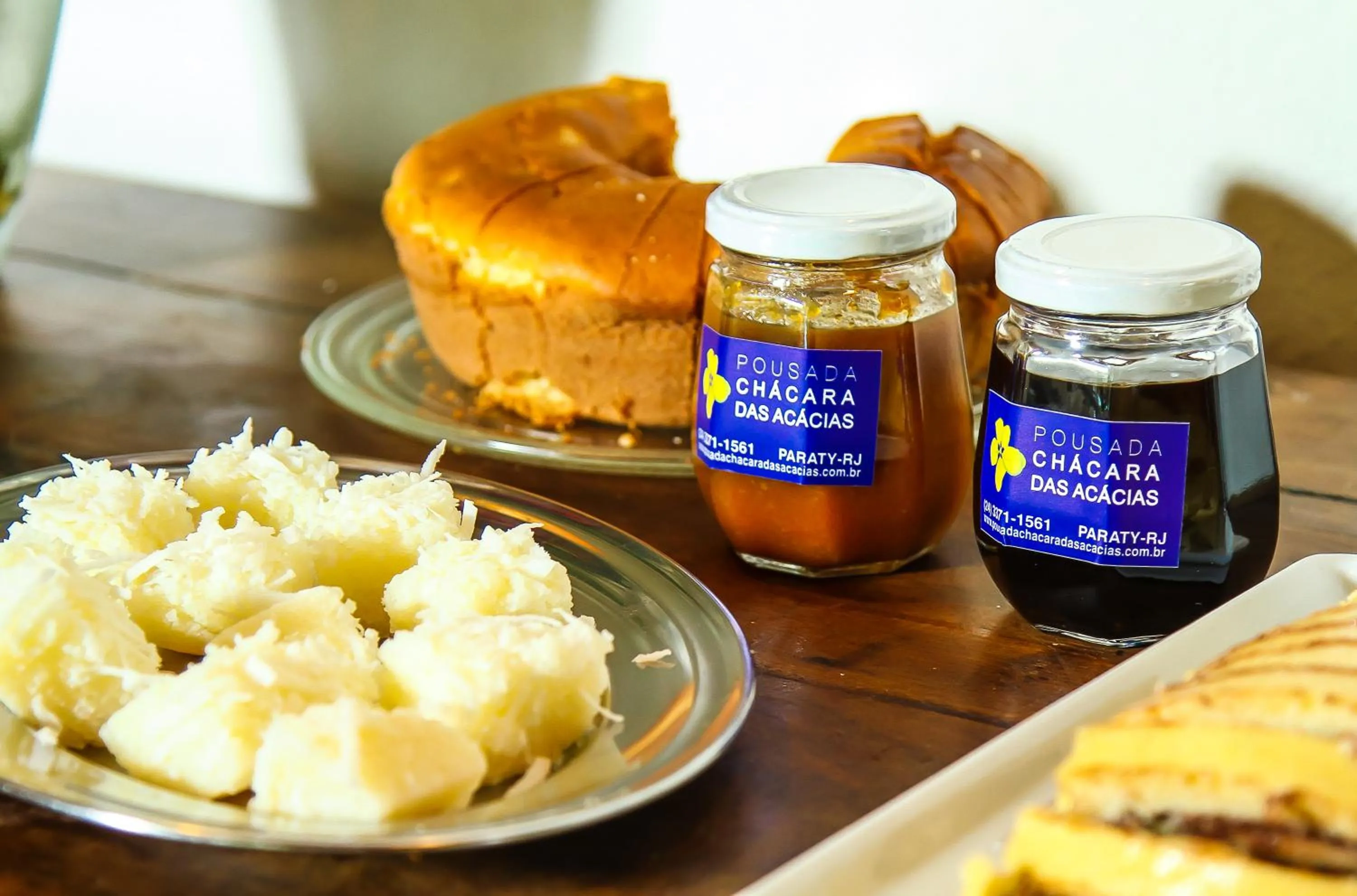 Buffet breakfast in Pousada Chácara Das Acácias