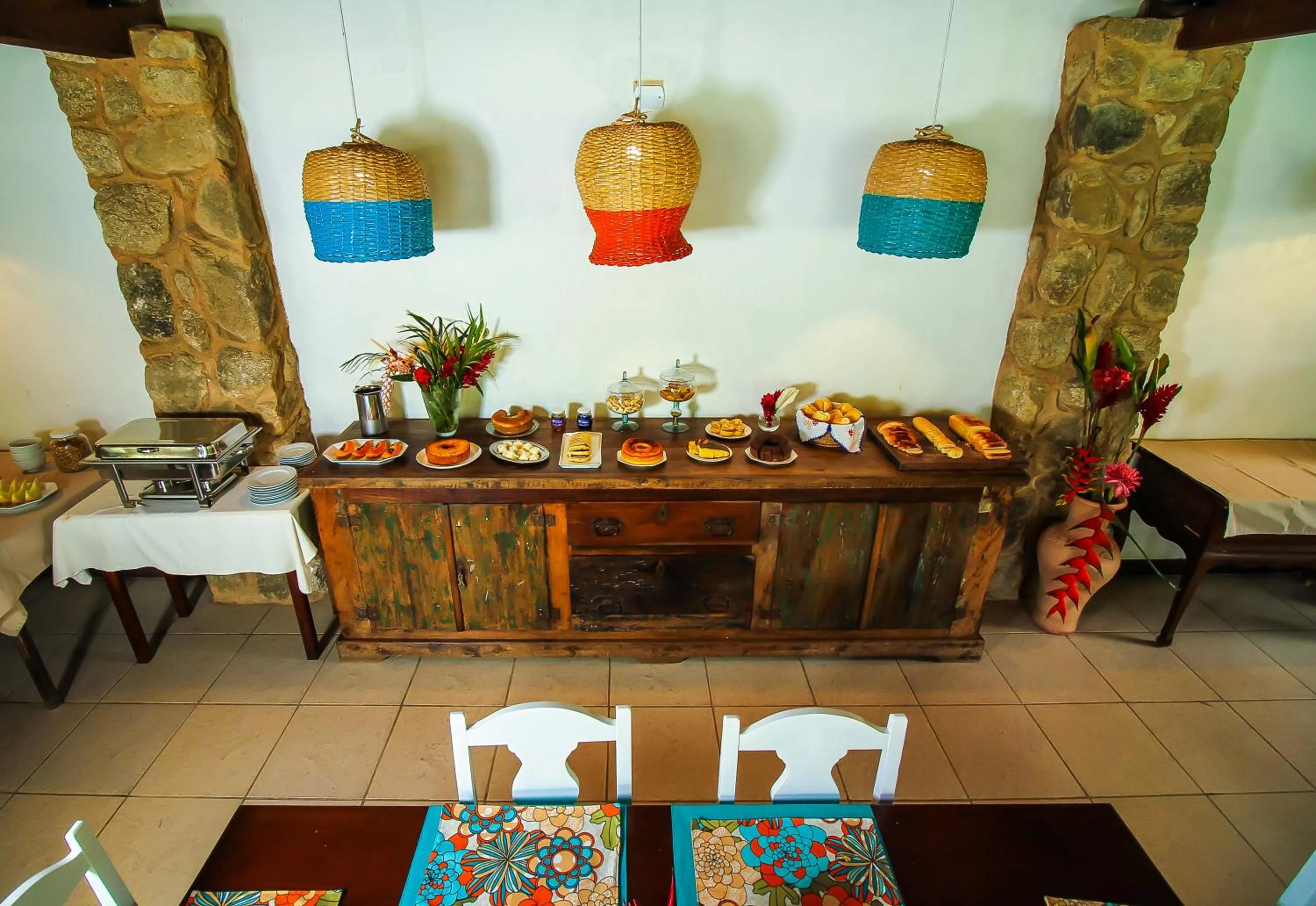 Buffet breakfast in Pousada Chácara Das Acácias