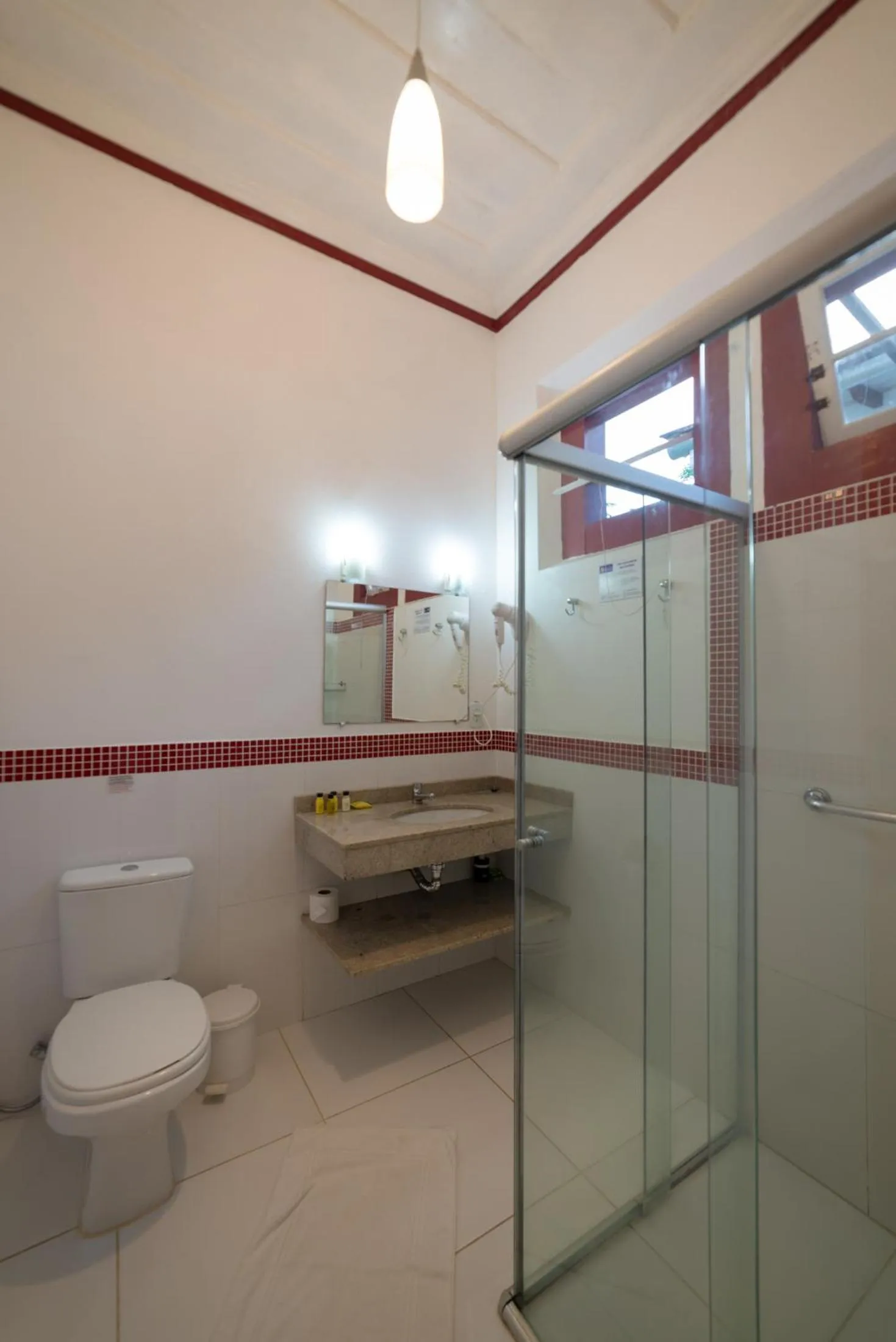 Toilet in Pousada Chácara Das Acácias