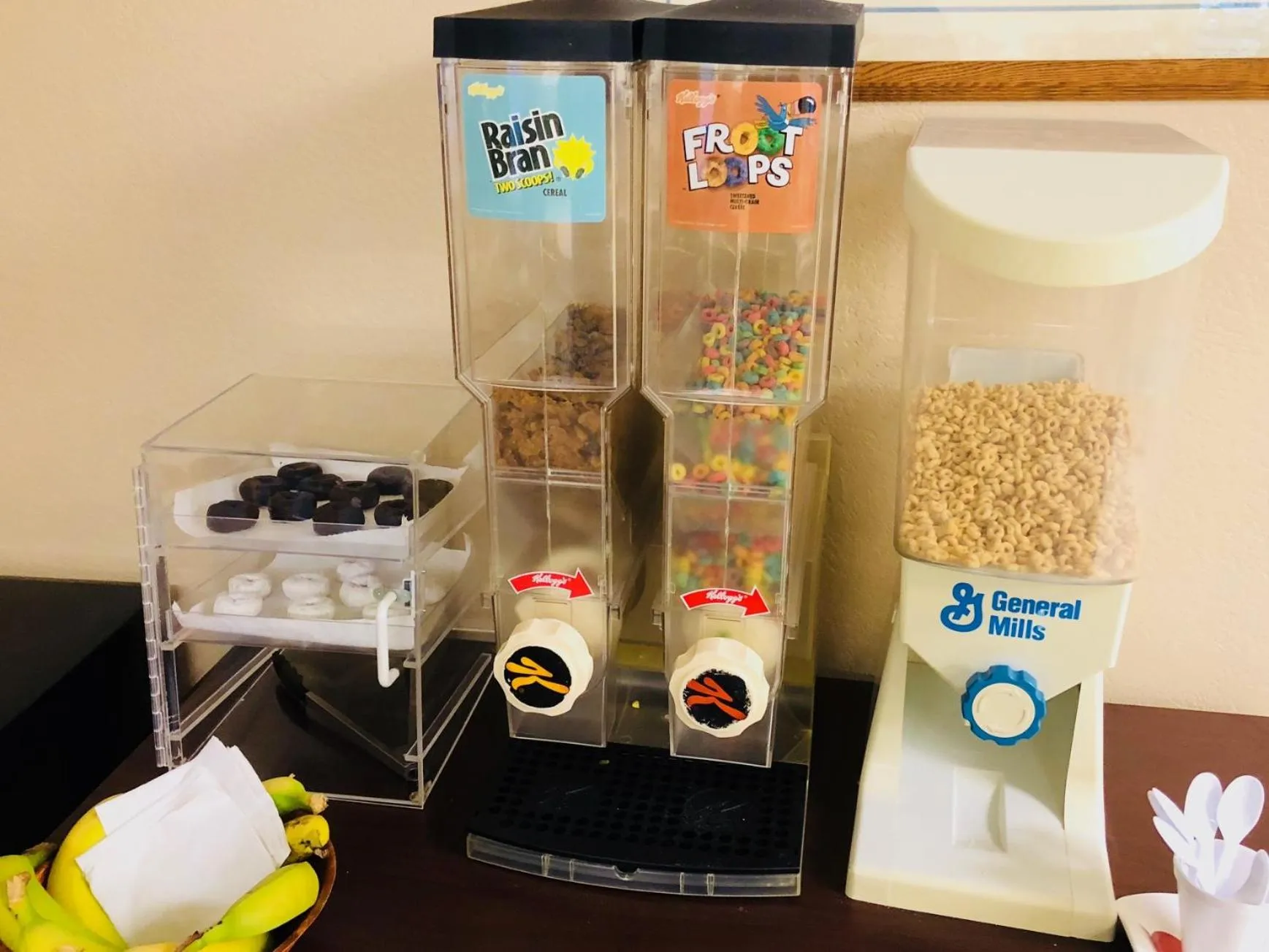 Breakfast in Rest Inn Motel