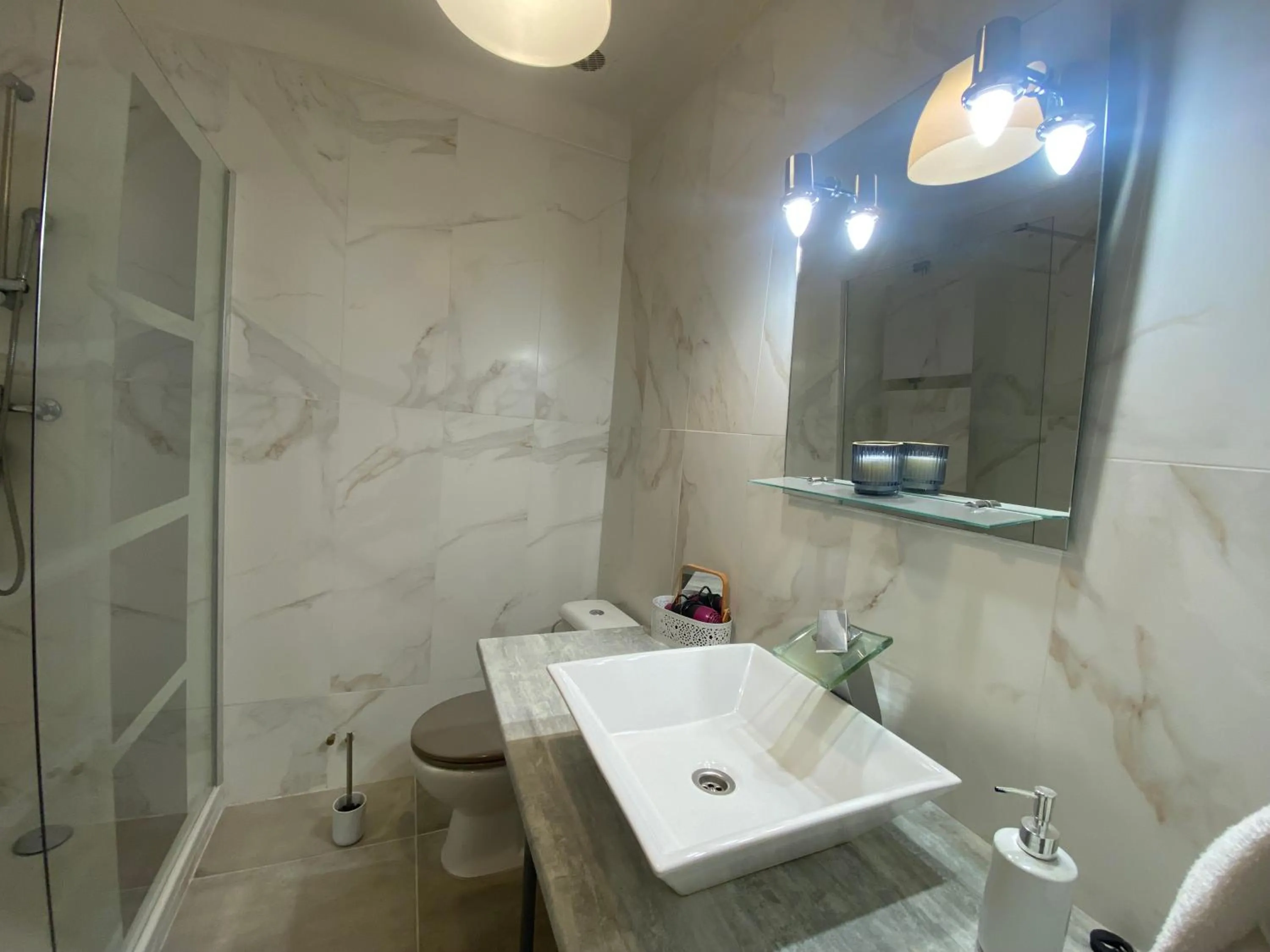 Bathroom in Hotel Carina