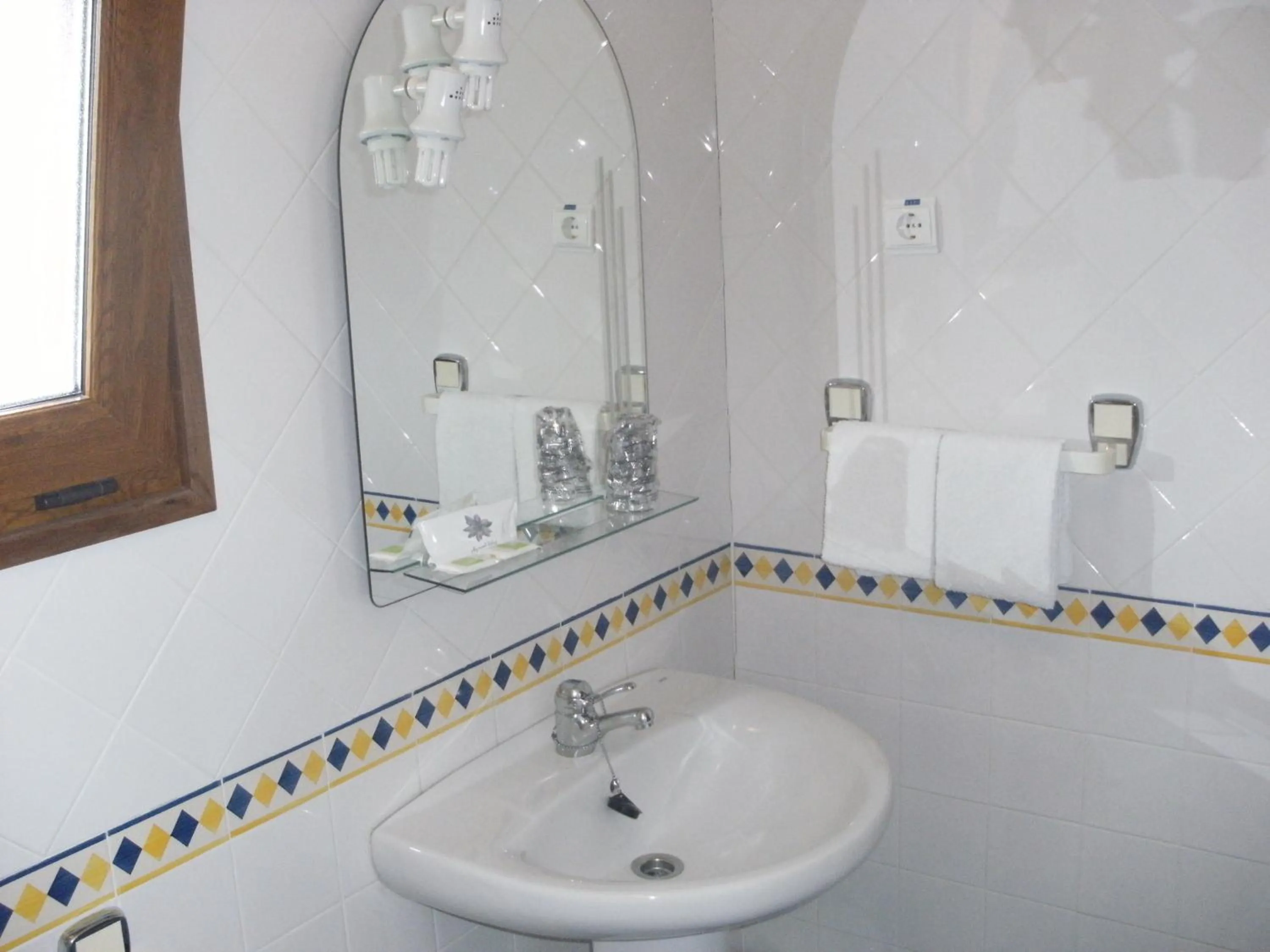 Toilet in Moderna do Geres Hotel