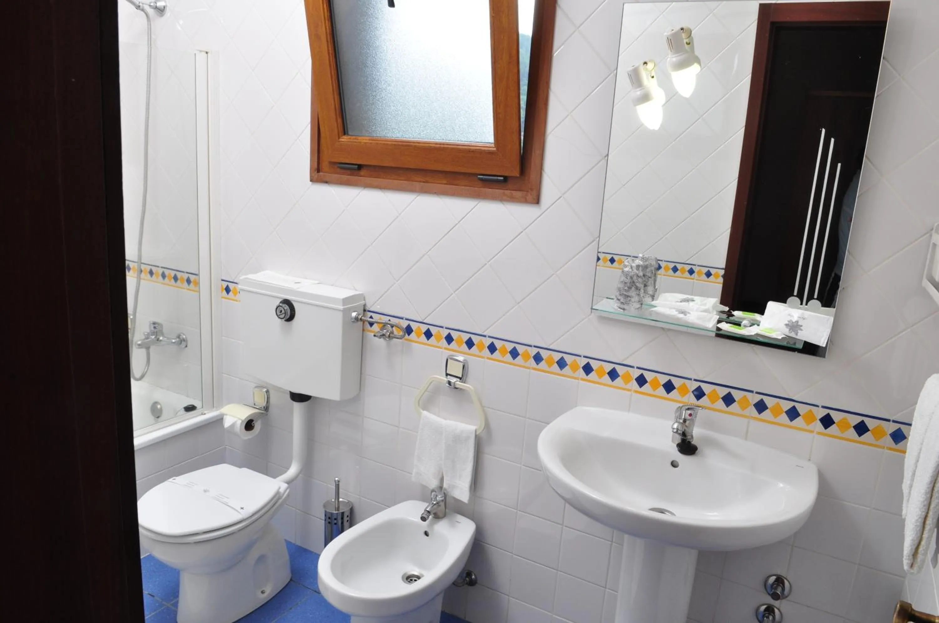 Toilet in Moderna do Geres Hotel