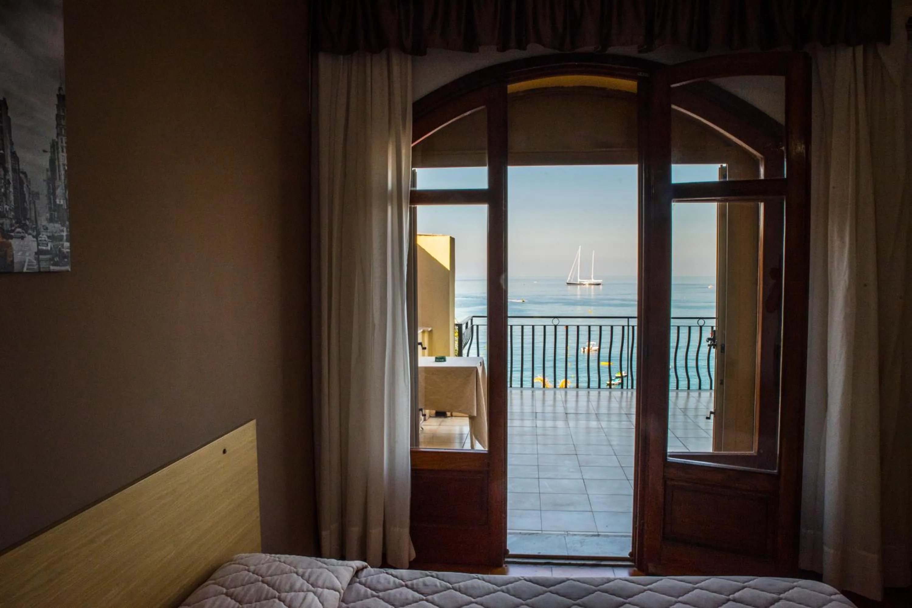 Coffee/tea facilities, Bed in Hotel La Sirenetta