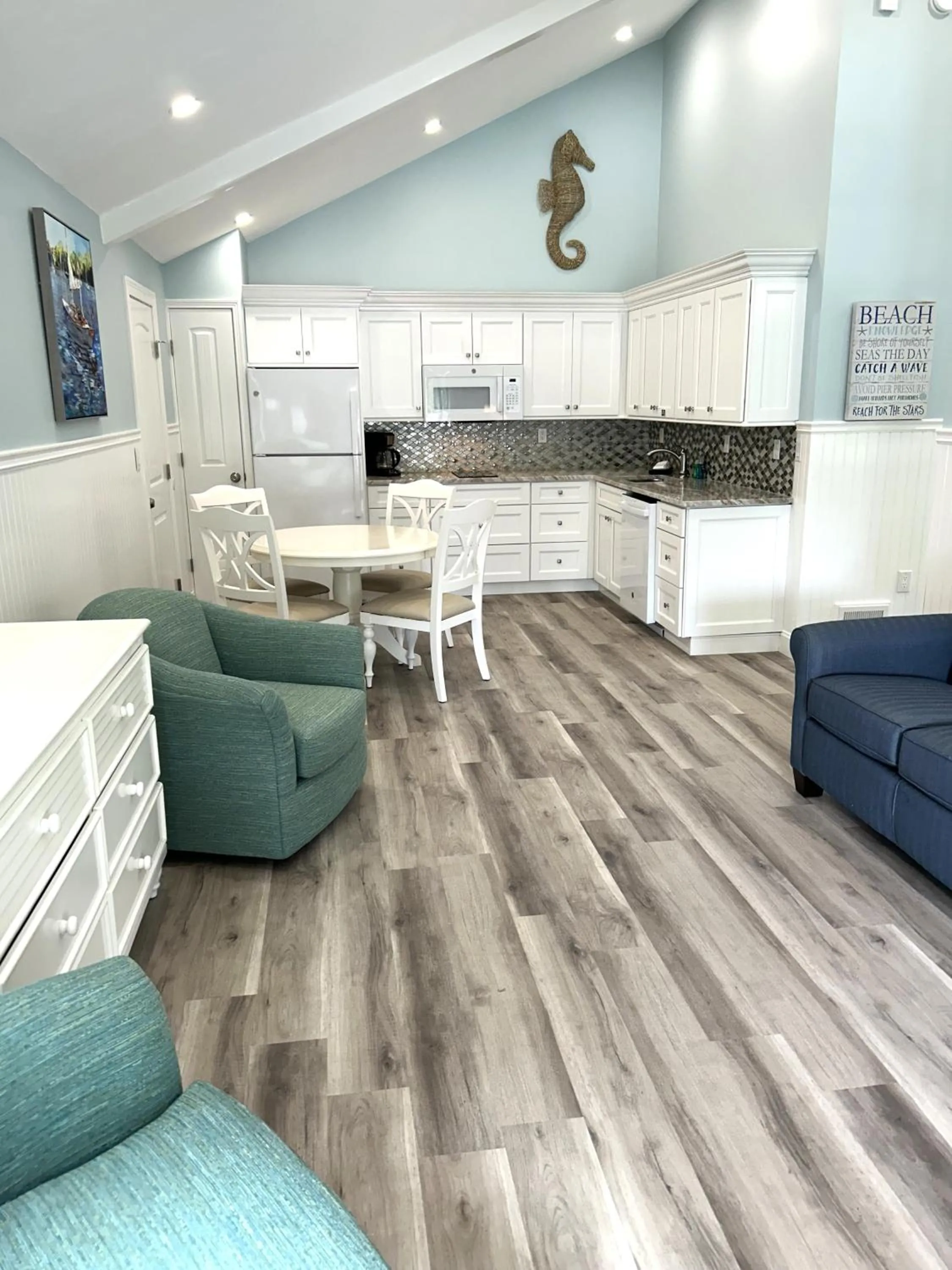 kitchen in Falmouth Heights Motor Lodge