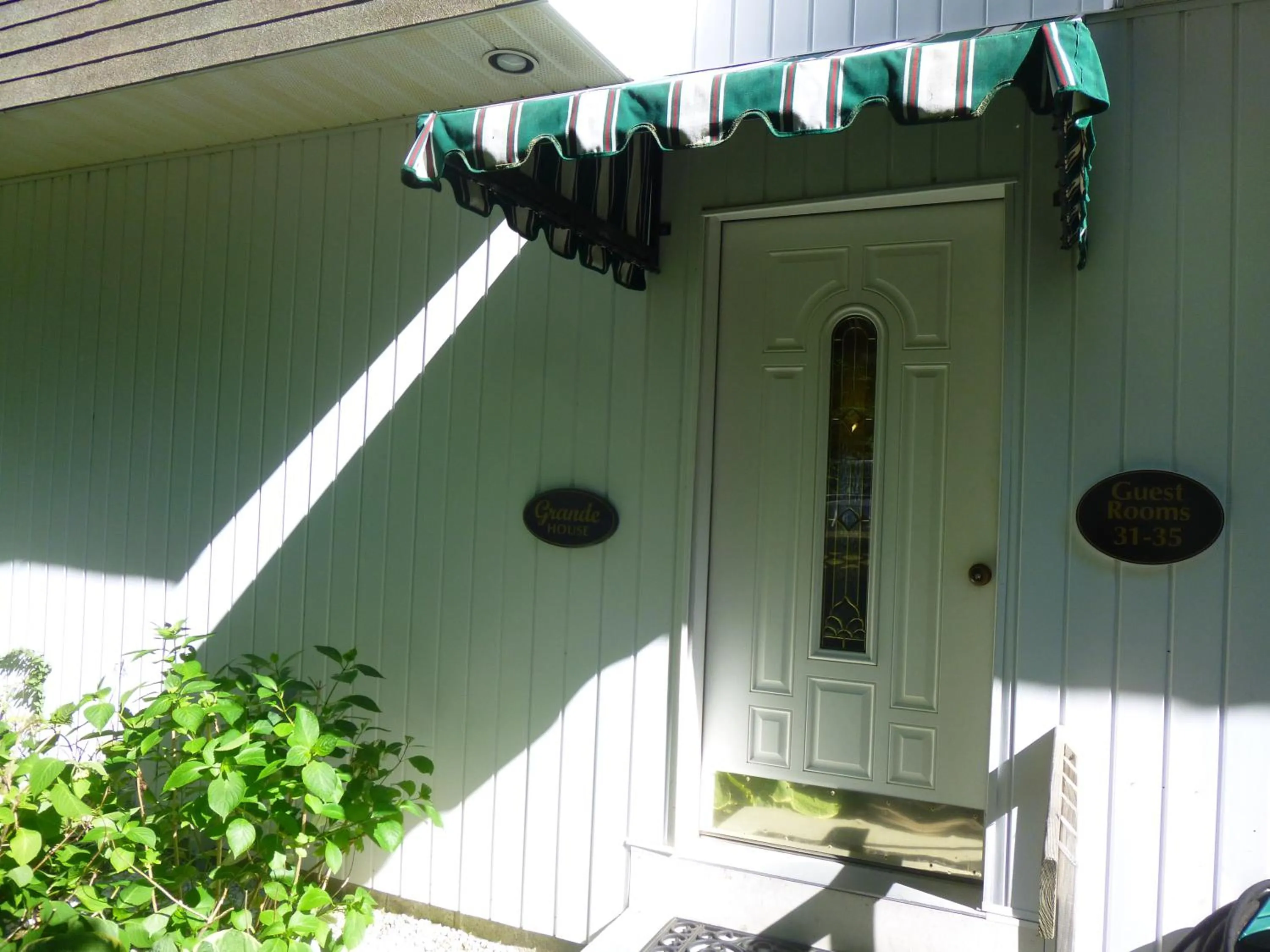 Facade/entrance in Falmouth Heights Motor Lodge