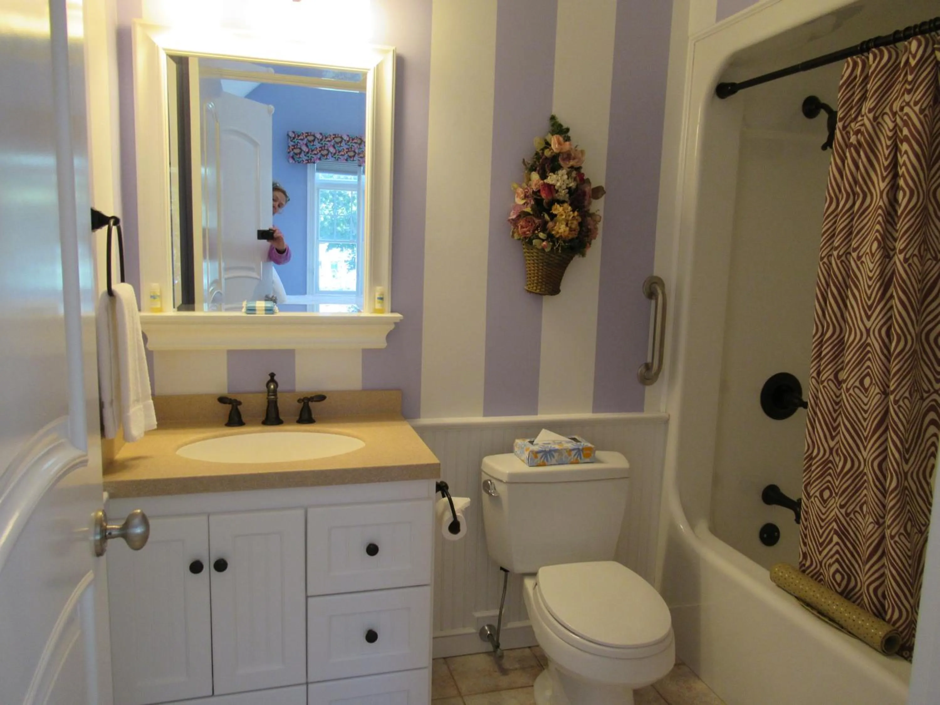 Bathroom in Falmouth Heights Motor Lodge