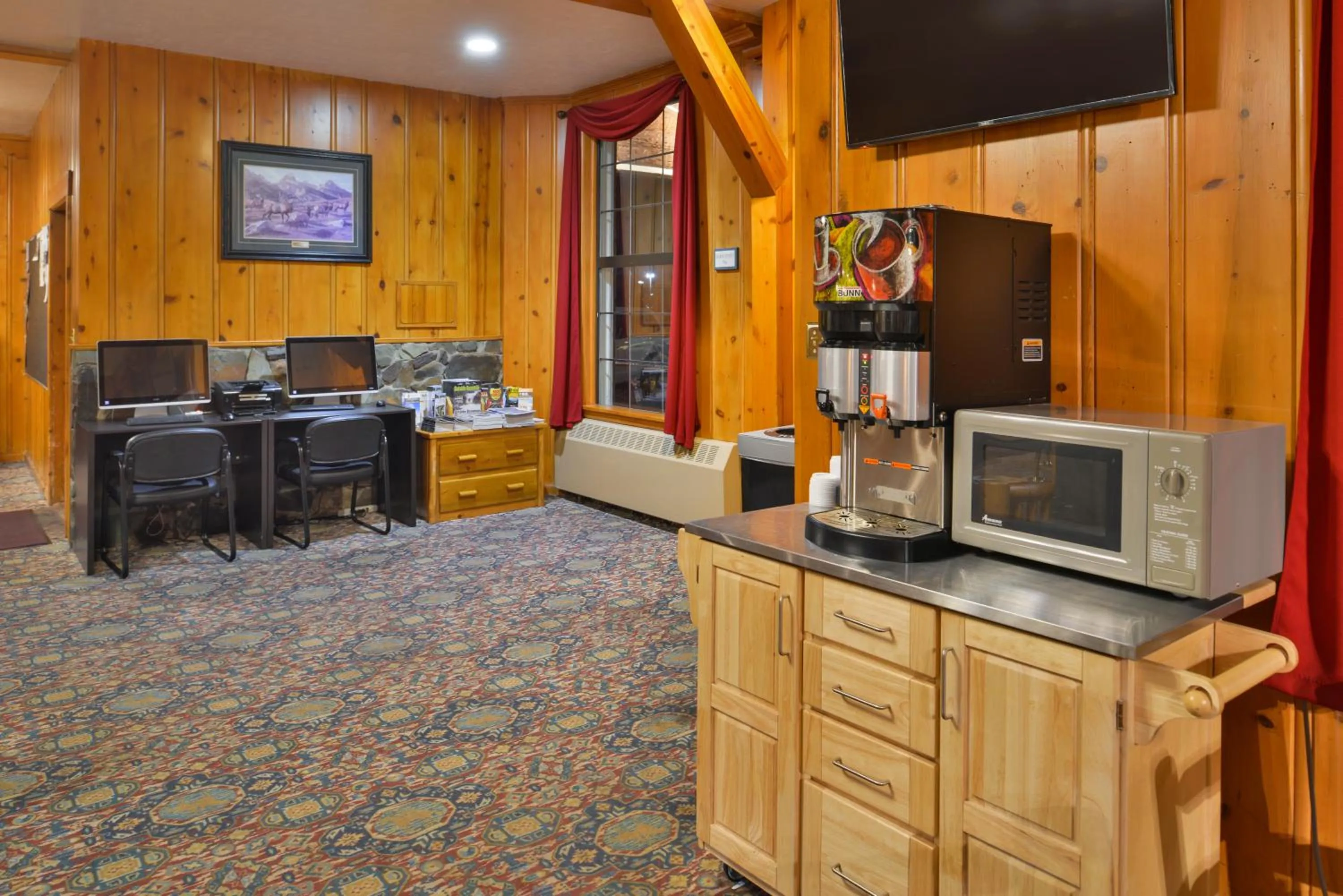 Communal lounge/ TV room in Stage Coach Inn