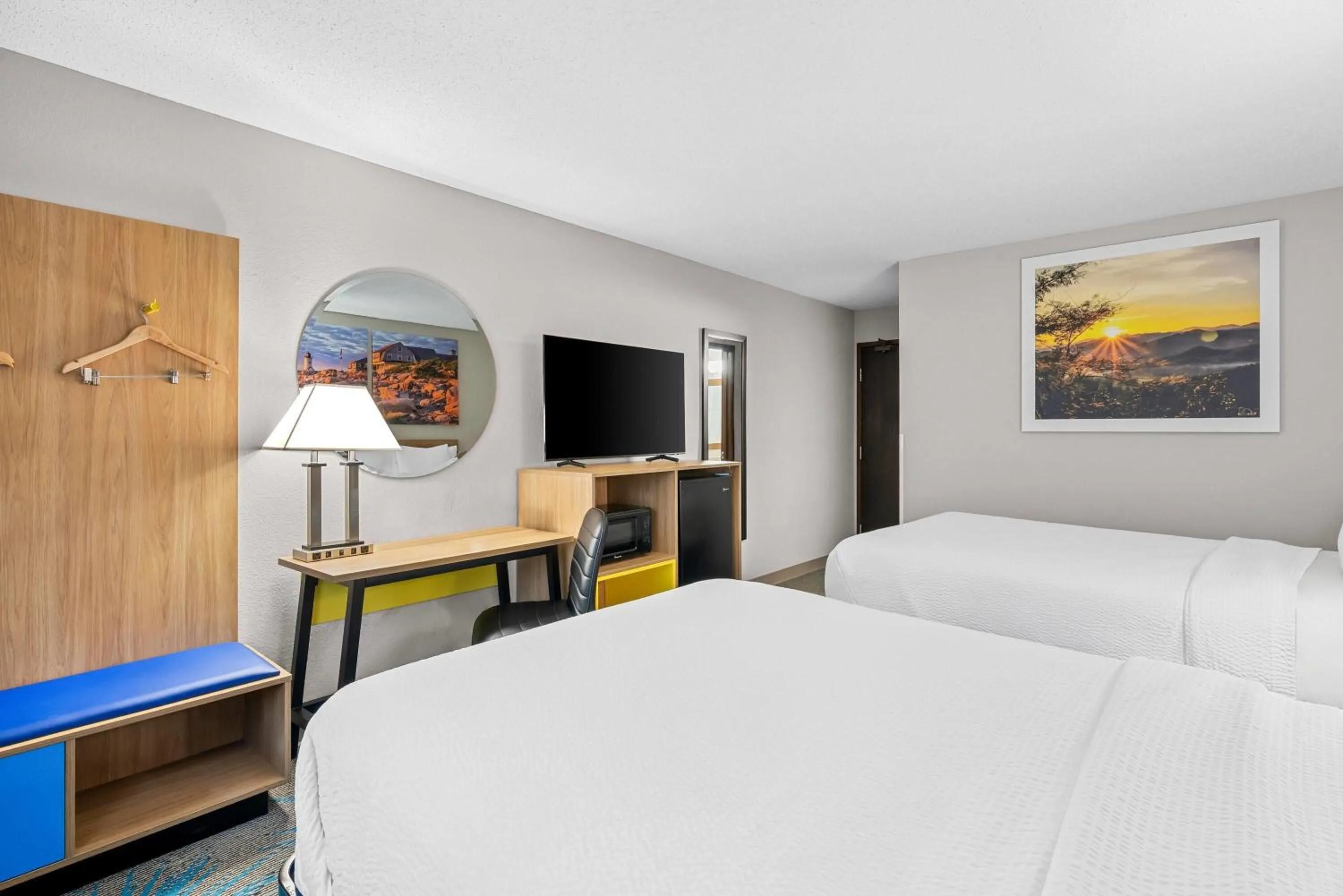 Bed in Days Inn by Wyndham Brunswick Bath Area