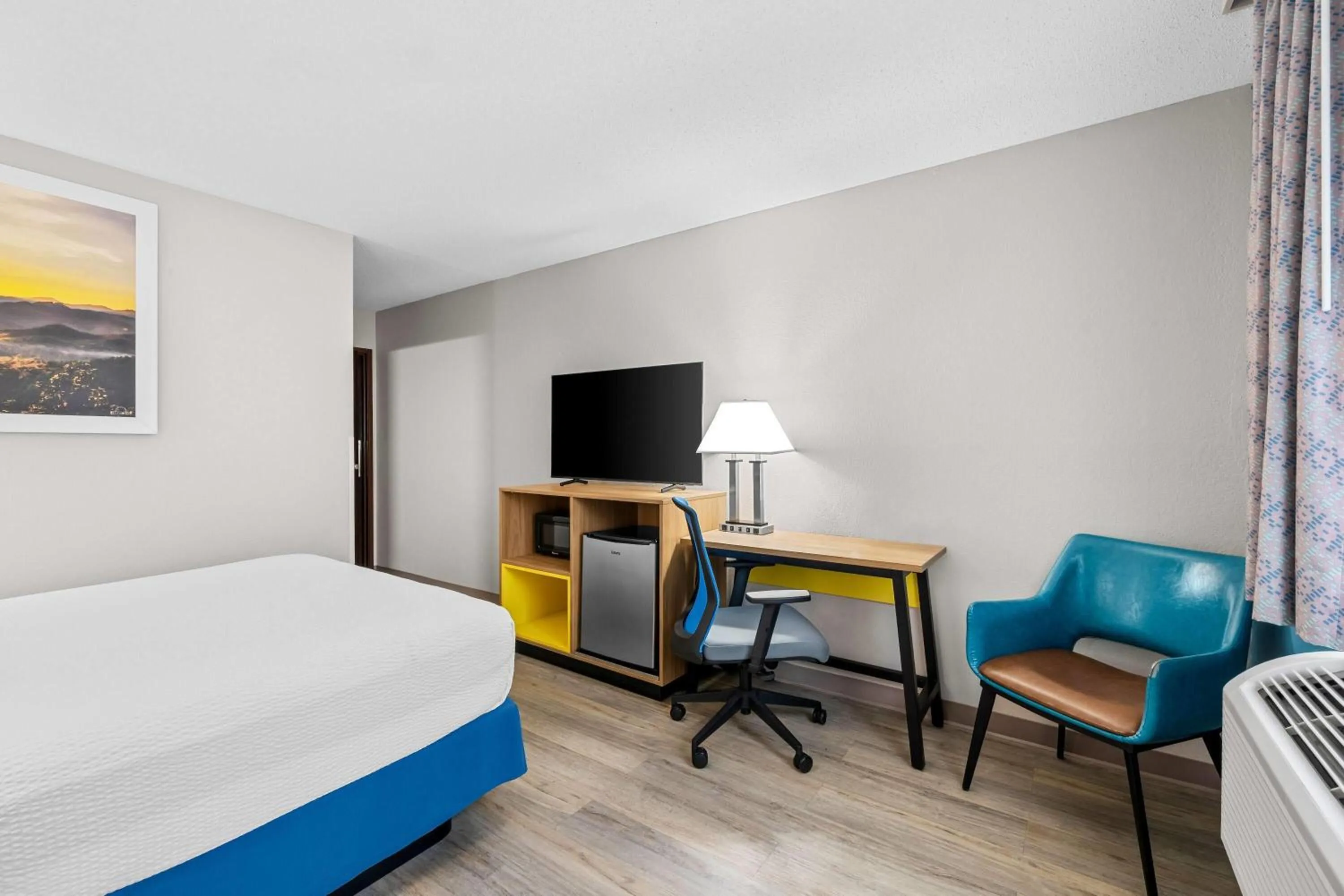 Bed in Days Inn by Wyndham Brunswick Bath Area