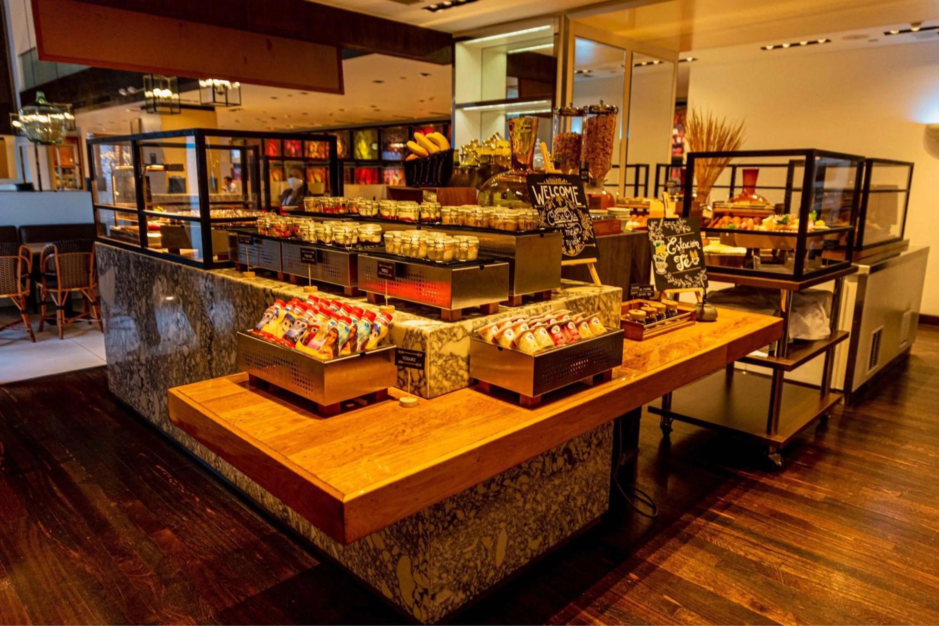 Restaurant/places to eat in The Westin Lima Hotel & Convention Center