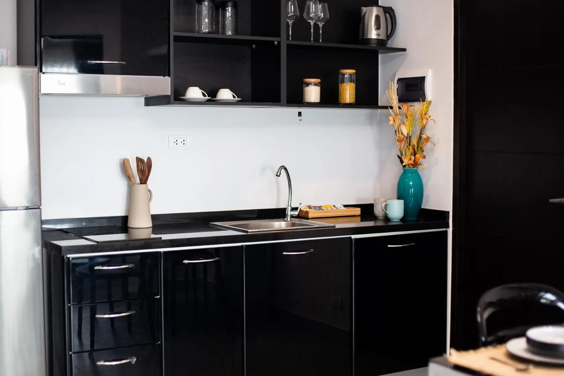 Kitchen or kitchenette in NOON Village Tower 1