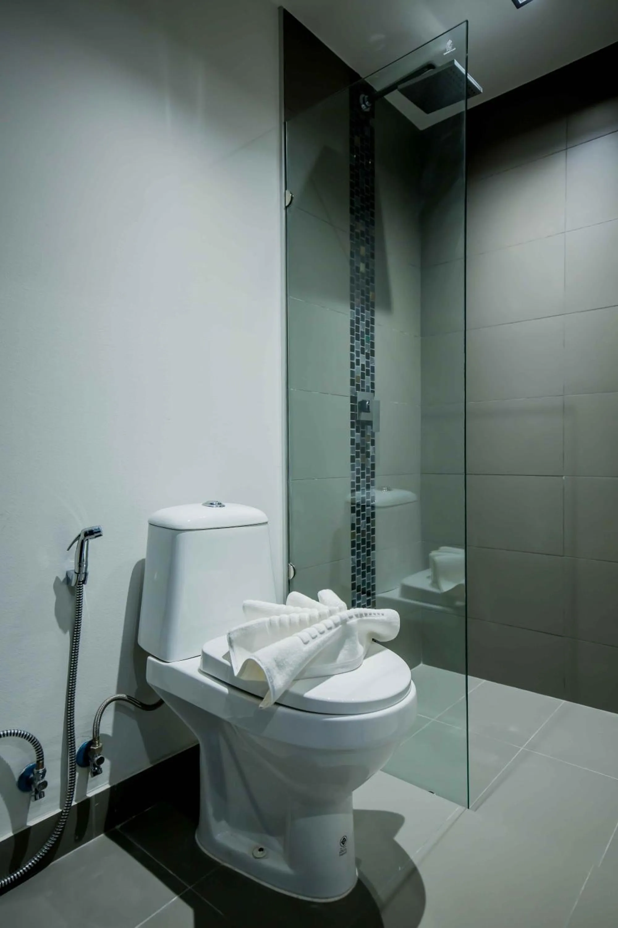 Shower in NOON Village Tower 1