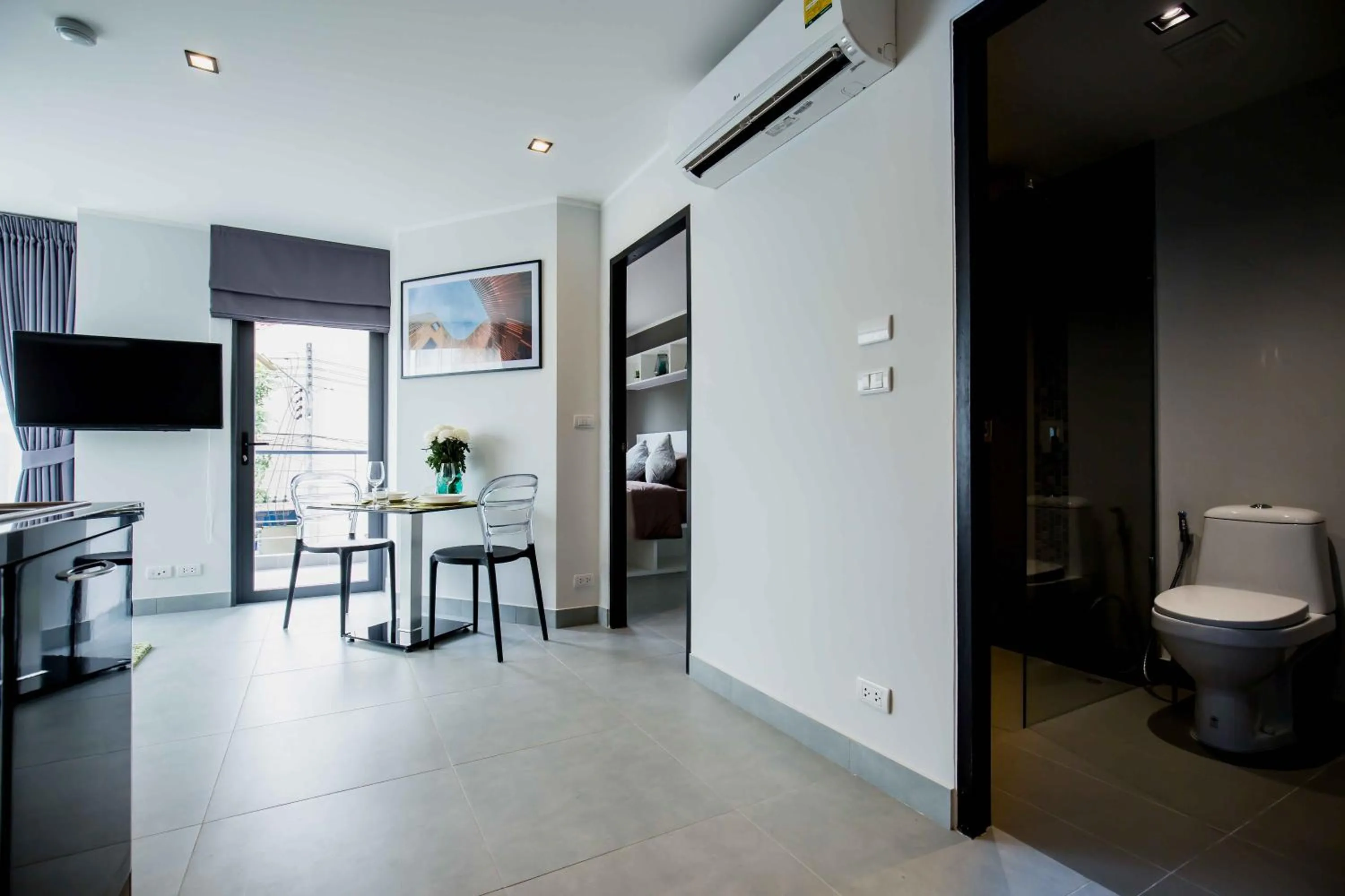 TV and multimedia in NOON Village Tower 1