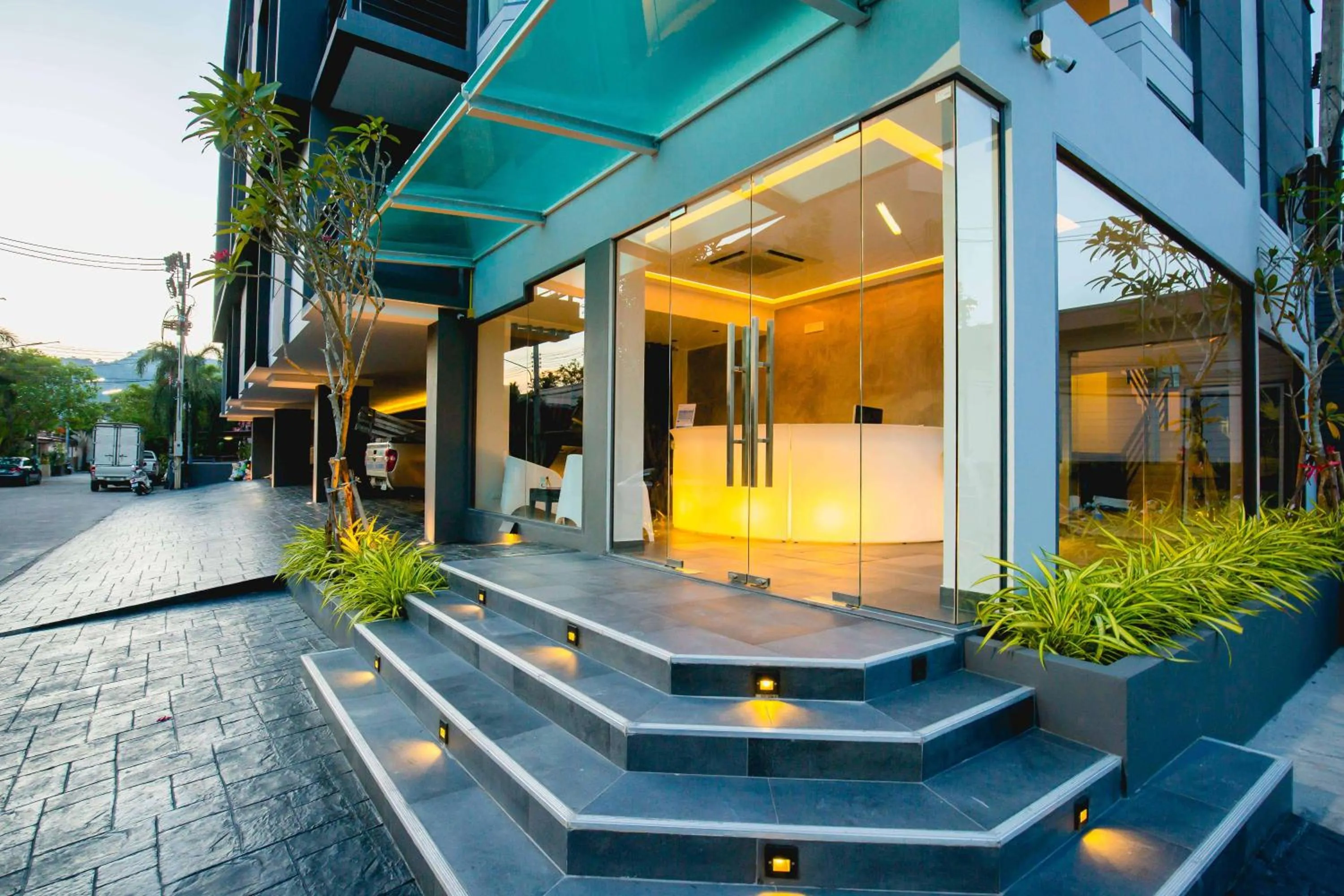 Facade/entrance in NOON Village Tower 1