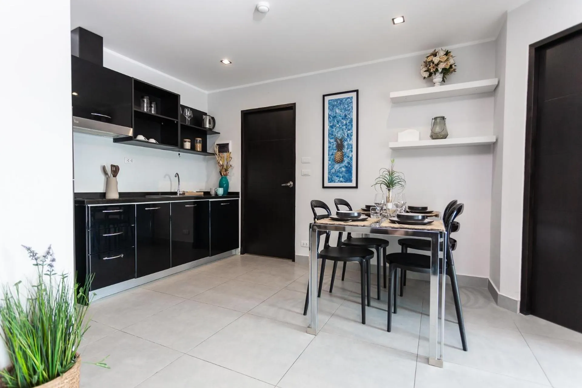 Kitchen or kitchenette in NOON Village Tower 1