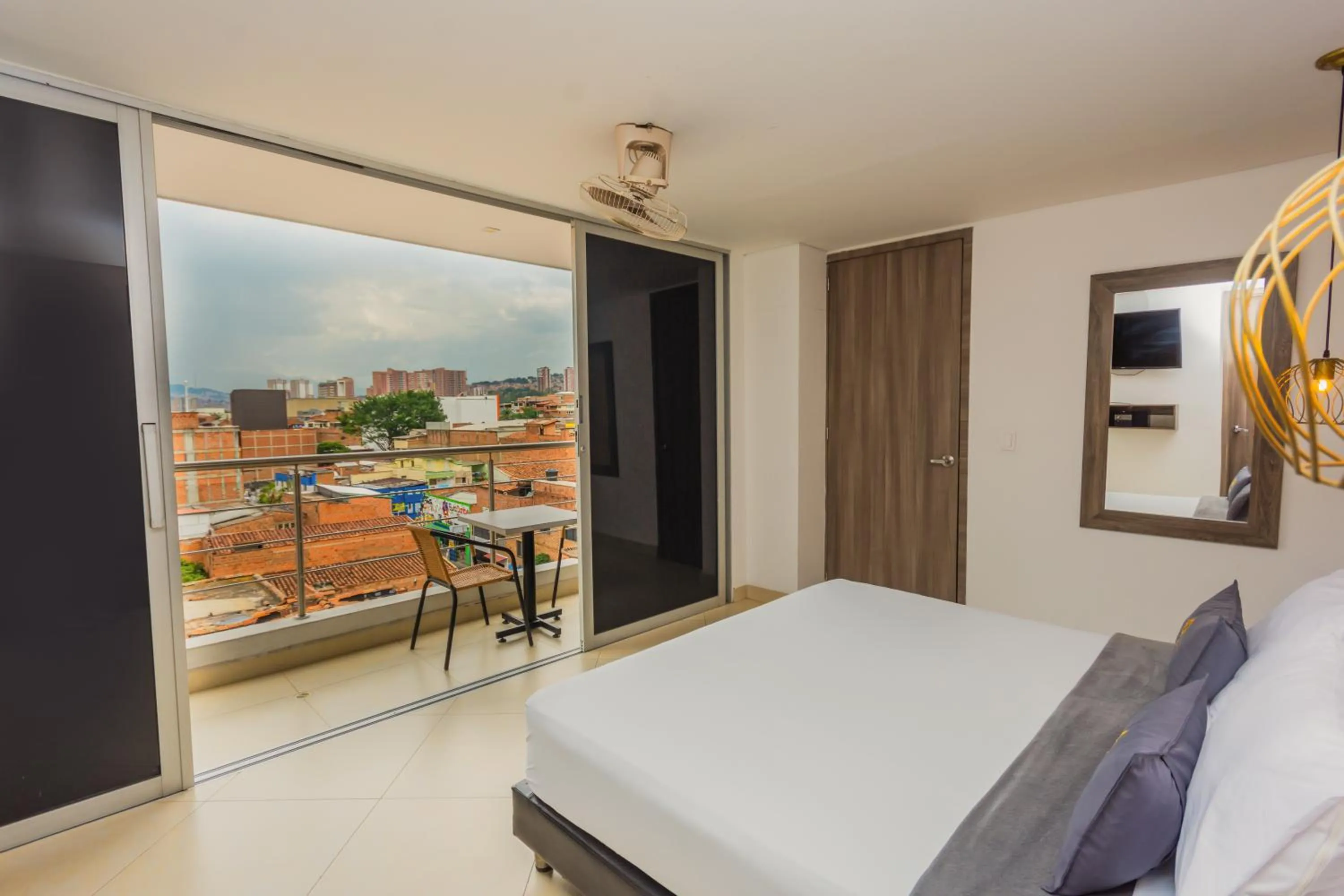 City view, Bed in Hotel Perlatto