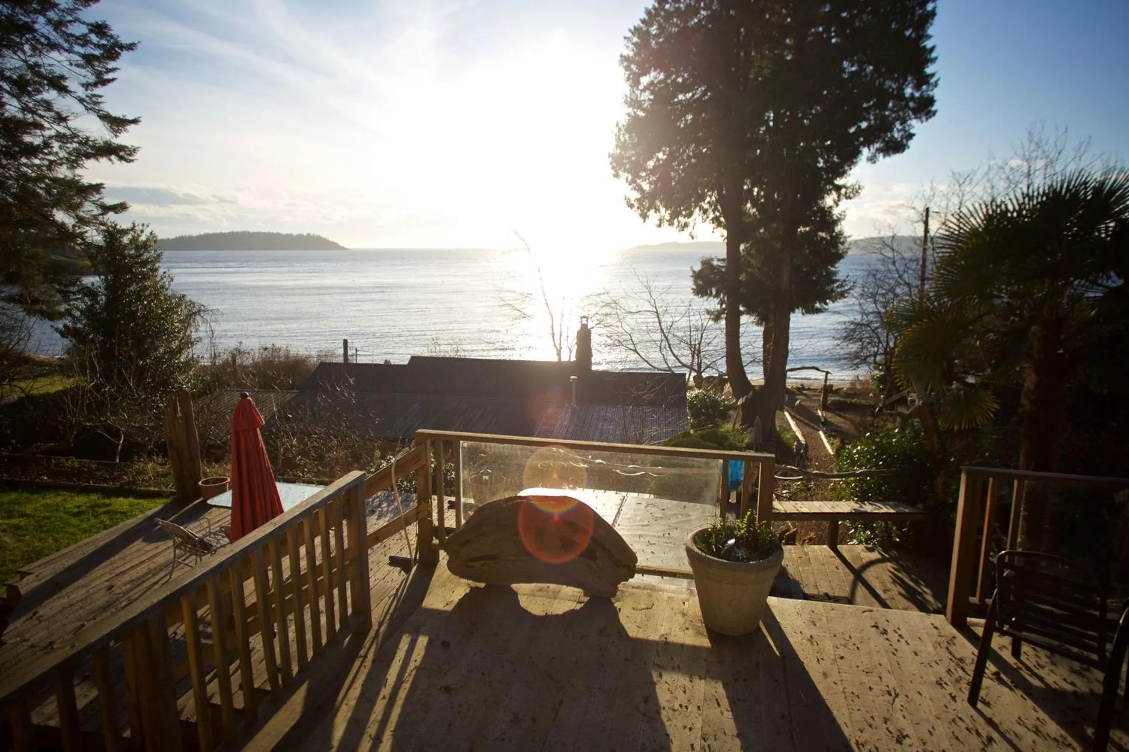 Halfmoon Haven Beach Cottage or Oceanview Suite