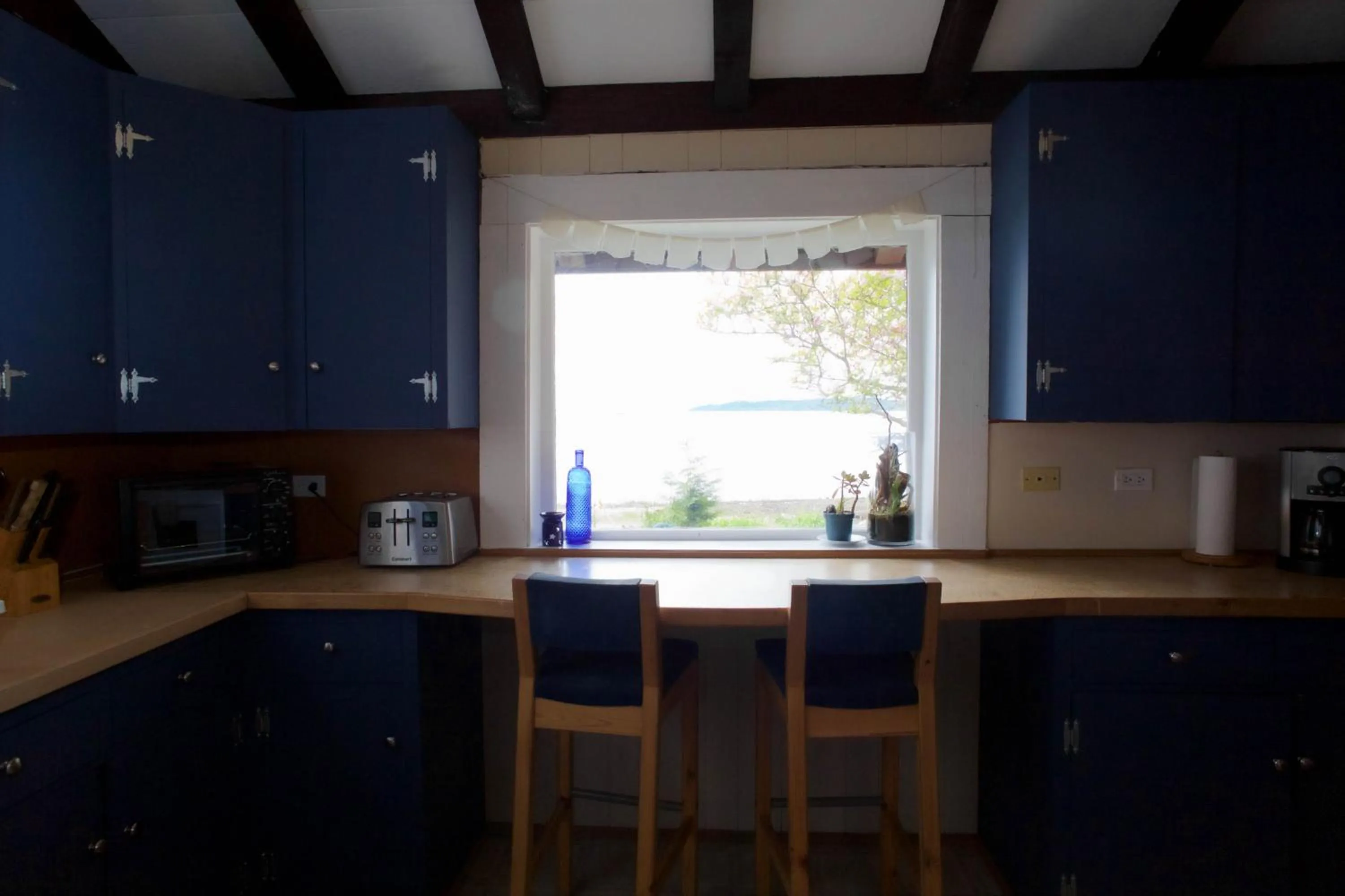 Halfmoon Haven Beach Cottage or Oceanview Suite
