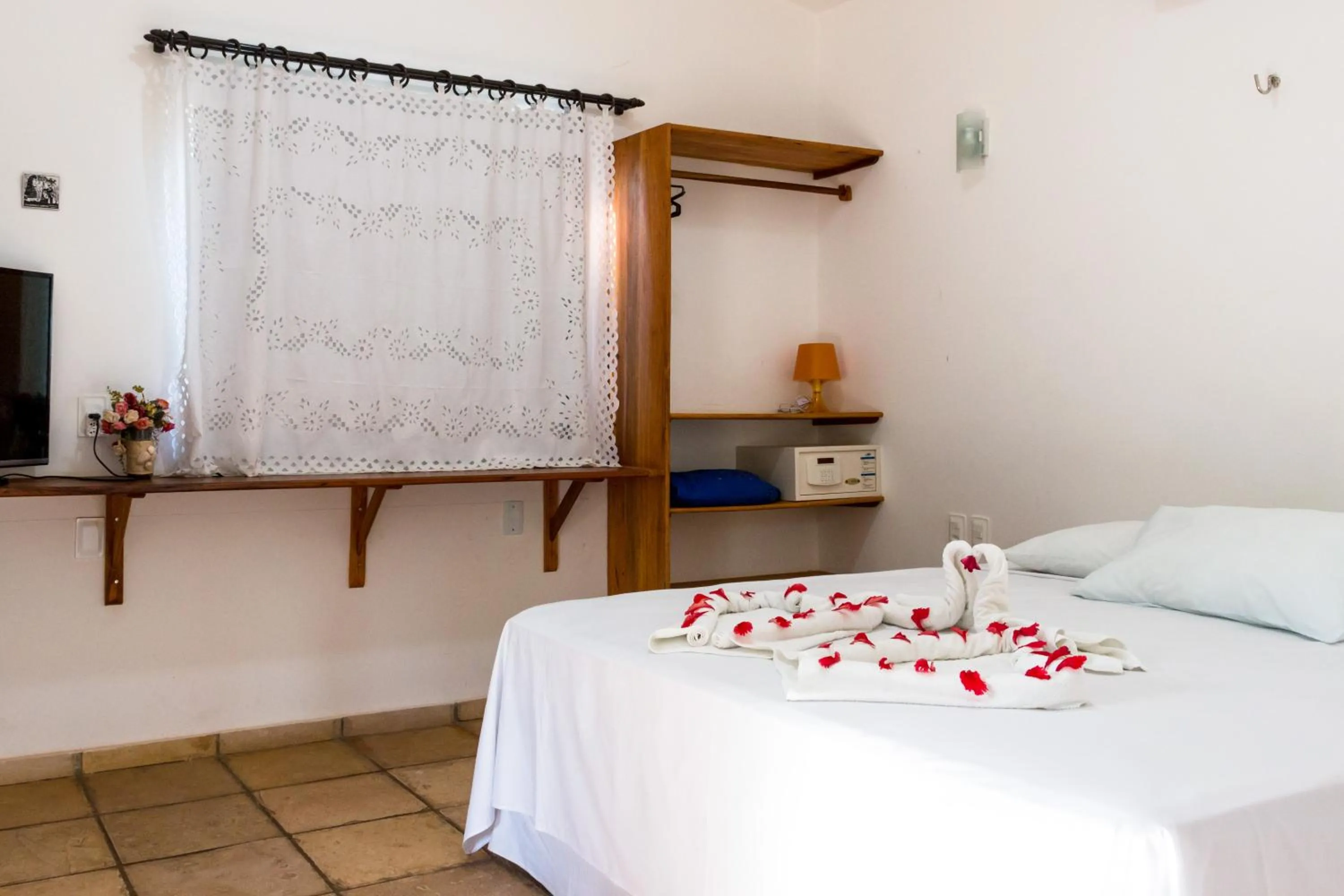 Photo of the whole room, Bed in Pousada Mar de Estrelas