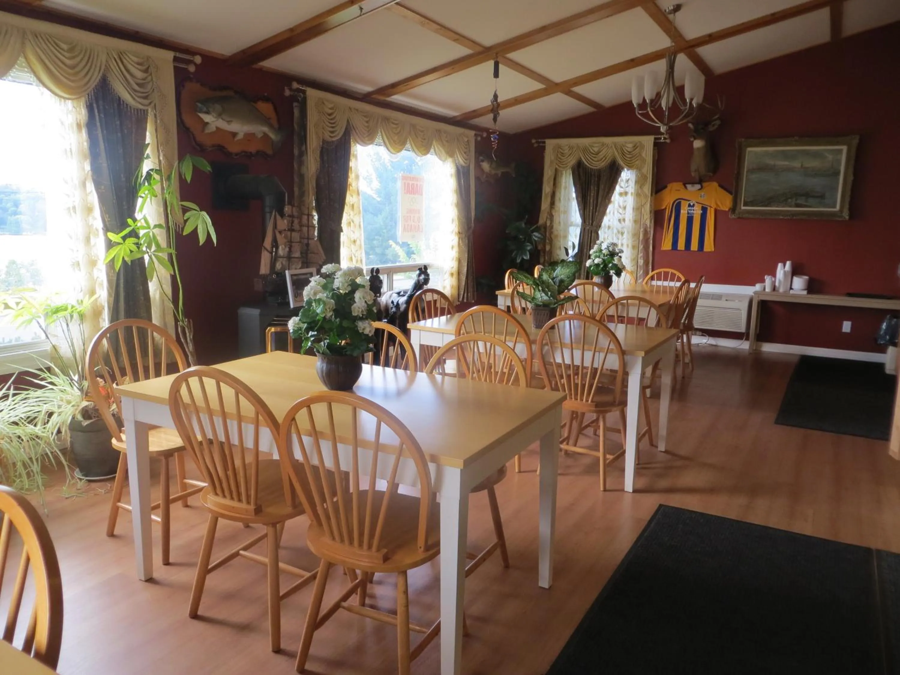 Restaurant/places to eat in Knights Inn Huntsville