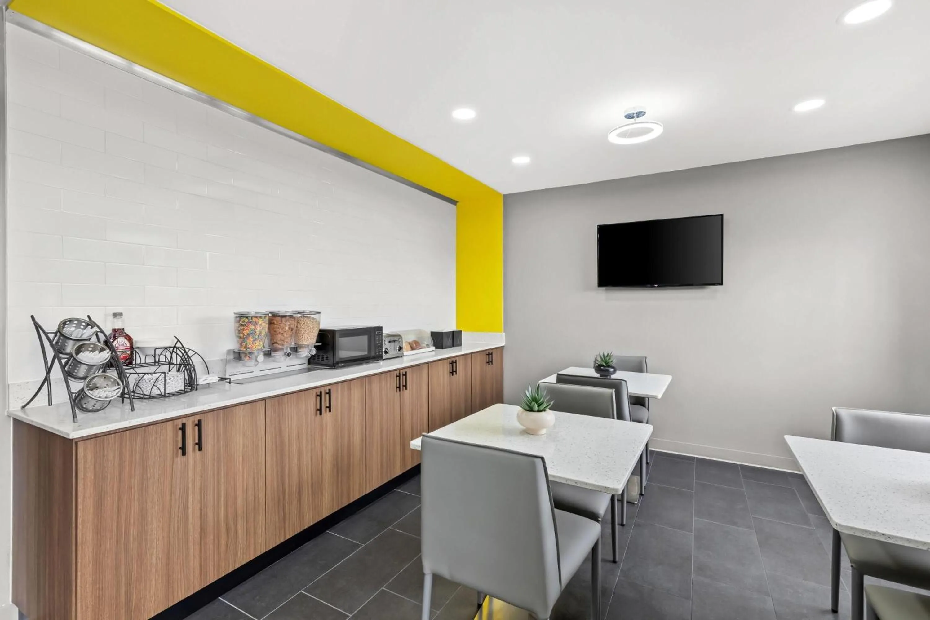 Restaurant/places to eat in Microtel Inn & Suites by Wyndham Norcross