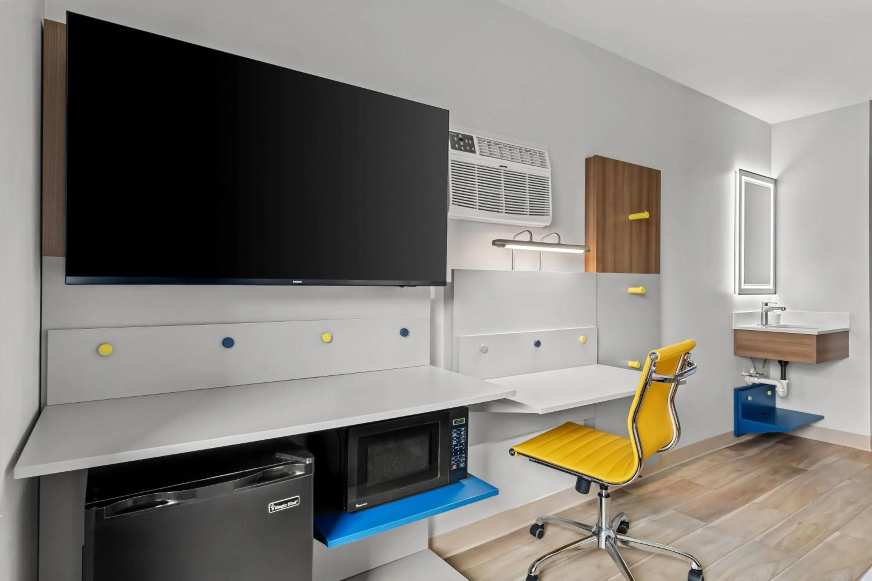 Bed in Microtel Inn & Suites by Wyndham Norcross