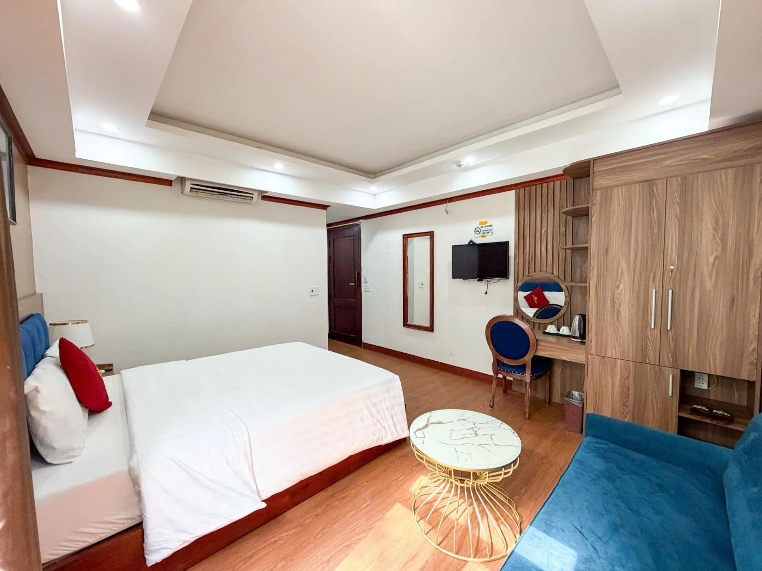 Bedroom, Bed in Liberty Sapa Hotel